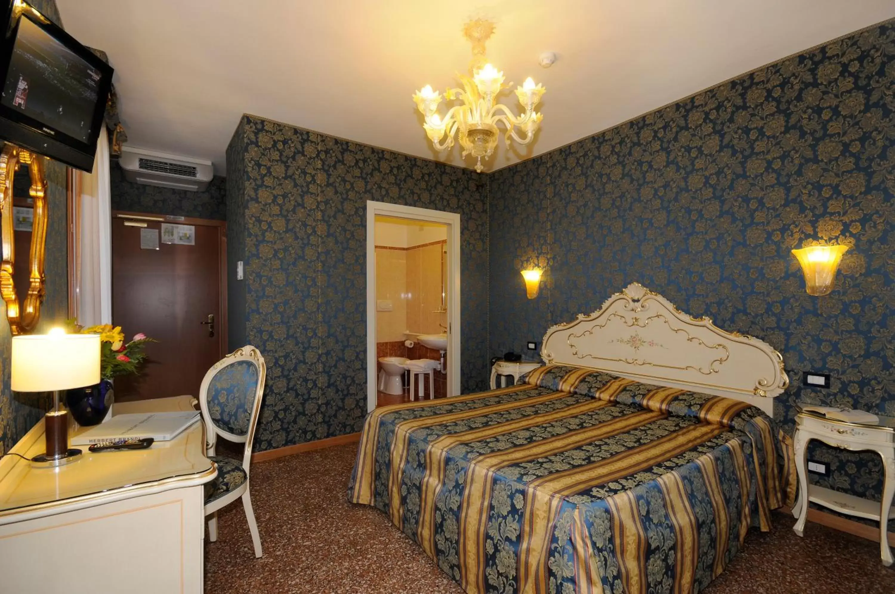 Bedroom in Hotel Il Mercante di Venezia