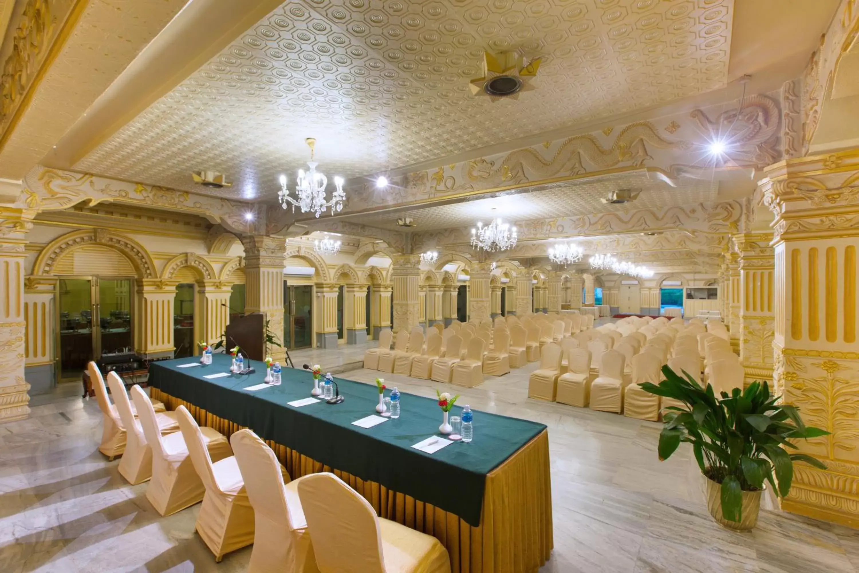 Banquet/Function facilities in Hotel Shanker