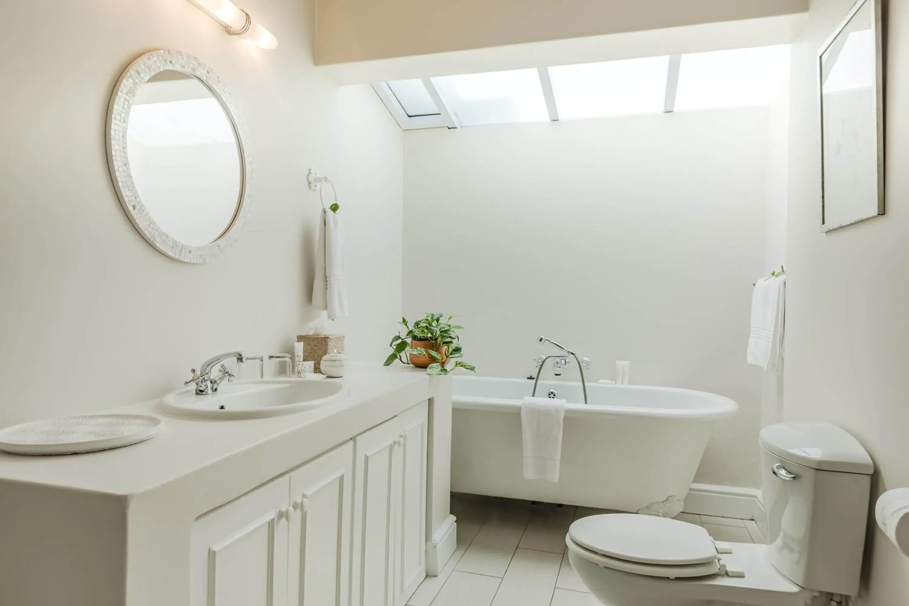 Toilet, Bathroom in Robberg Beach Lodge - Lion Roars Hotels & Lodges