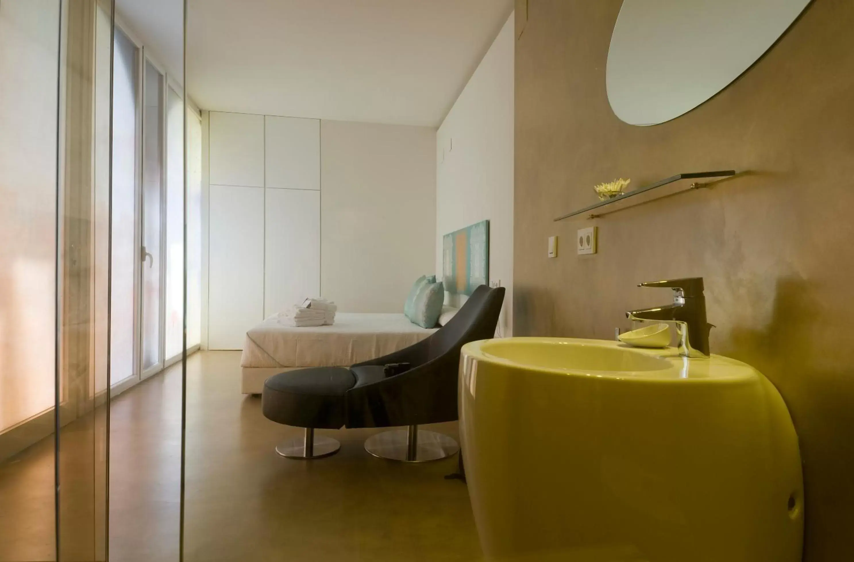 Photo of the whole room, Bathroom in Hotel Viento10