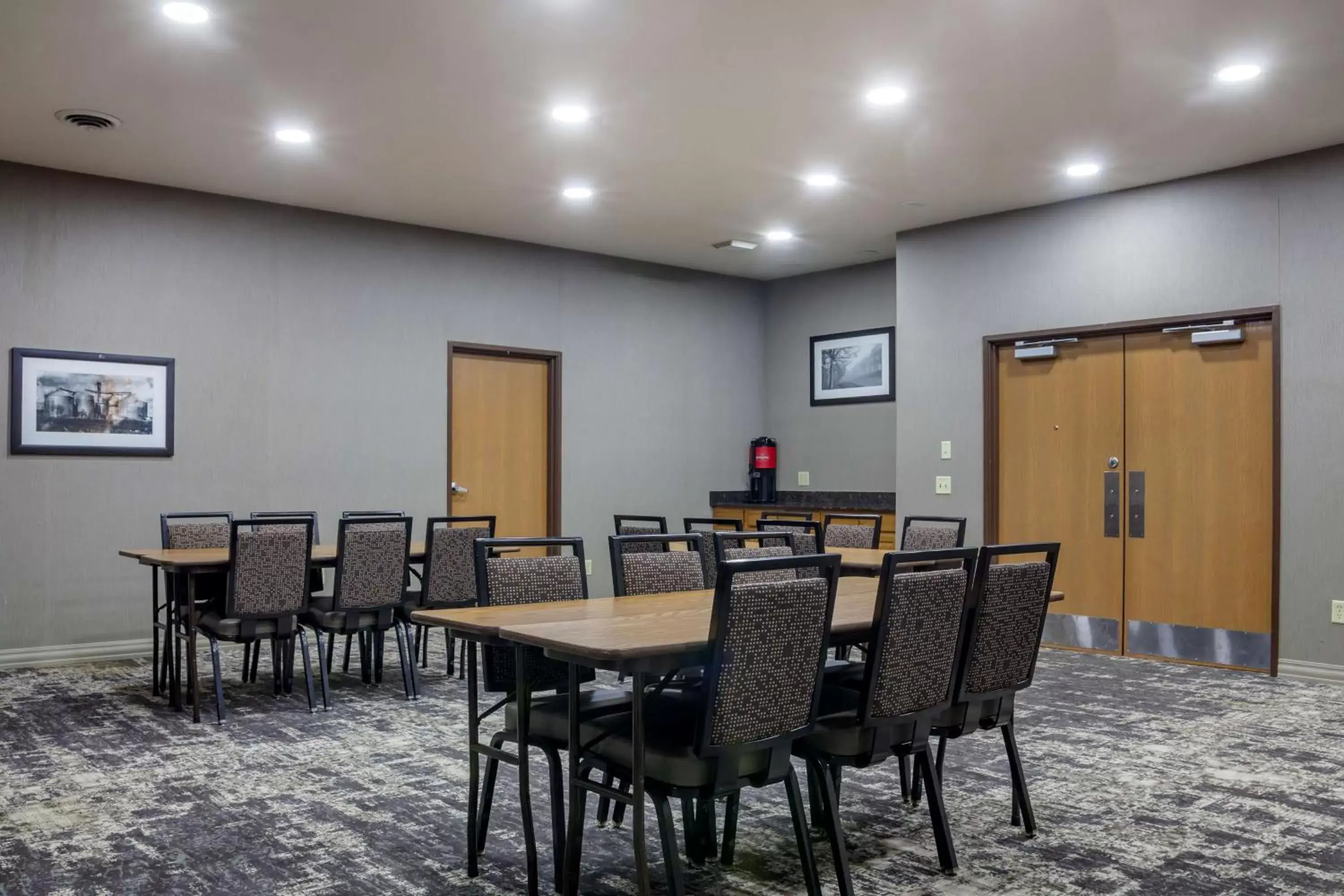 Meeting/conference room in Best Western PLUS Sparta Trail Lodge