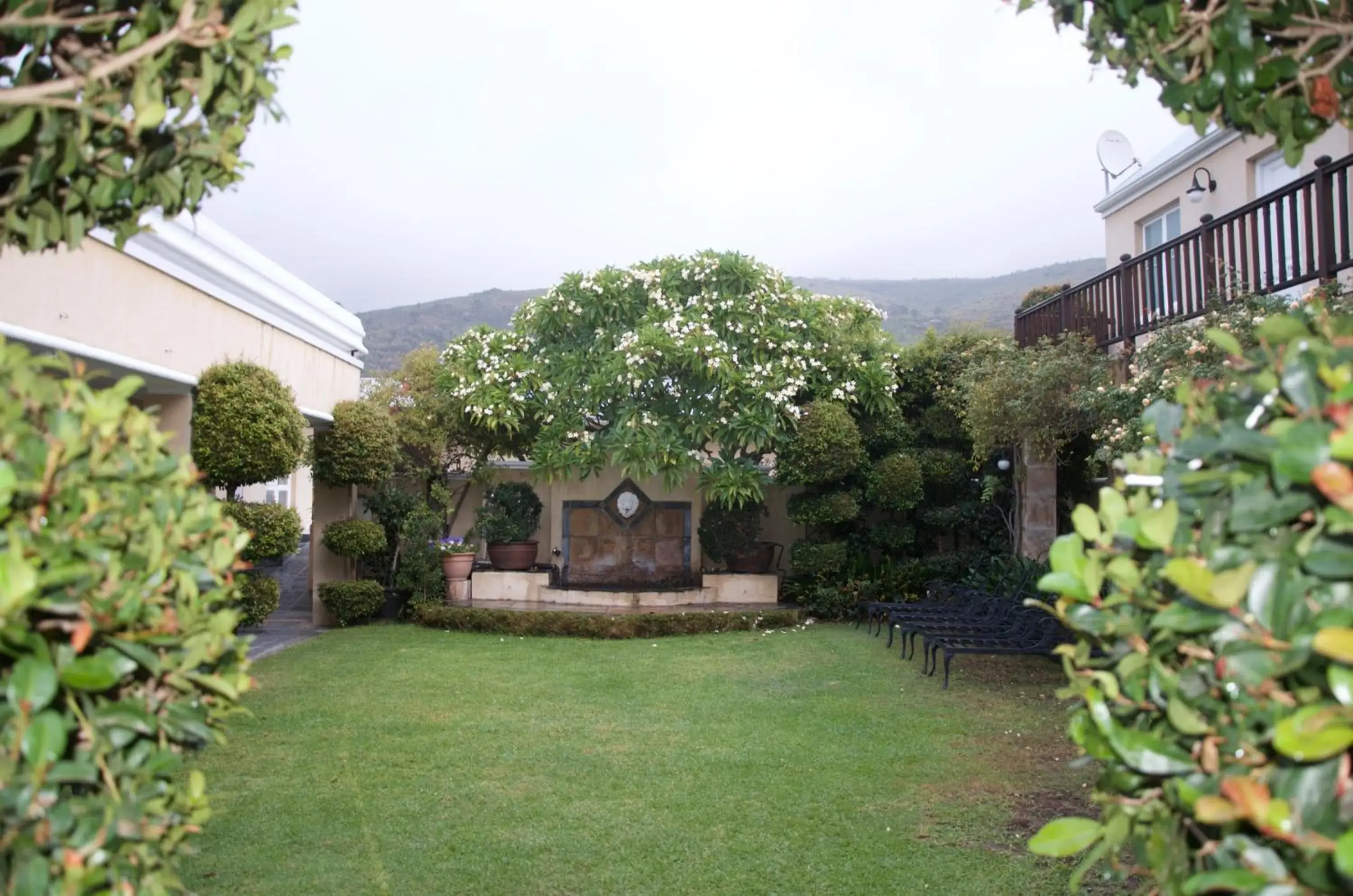 Garden in Lemoenkloof Guesthouse
