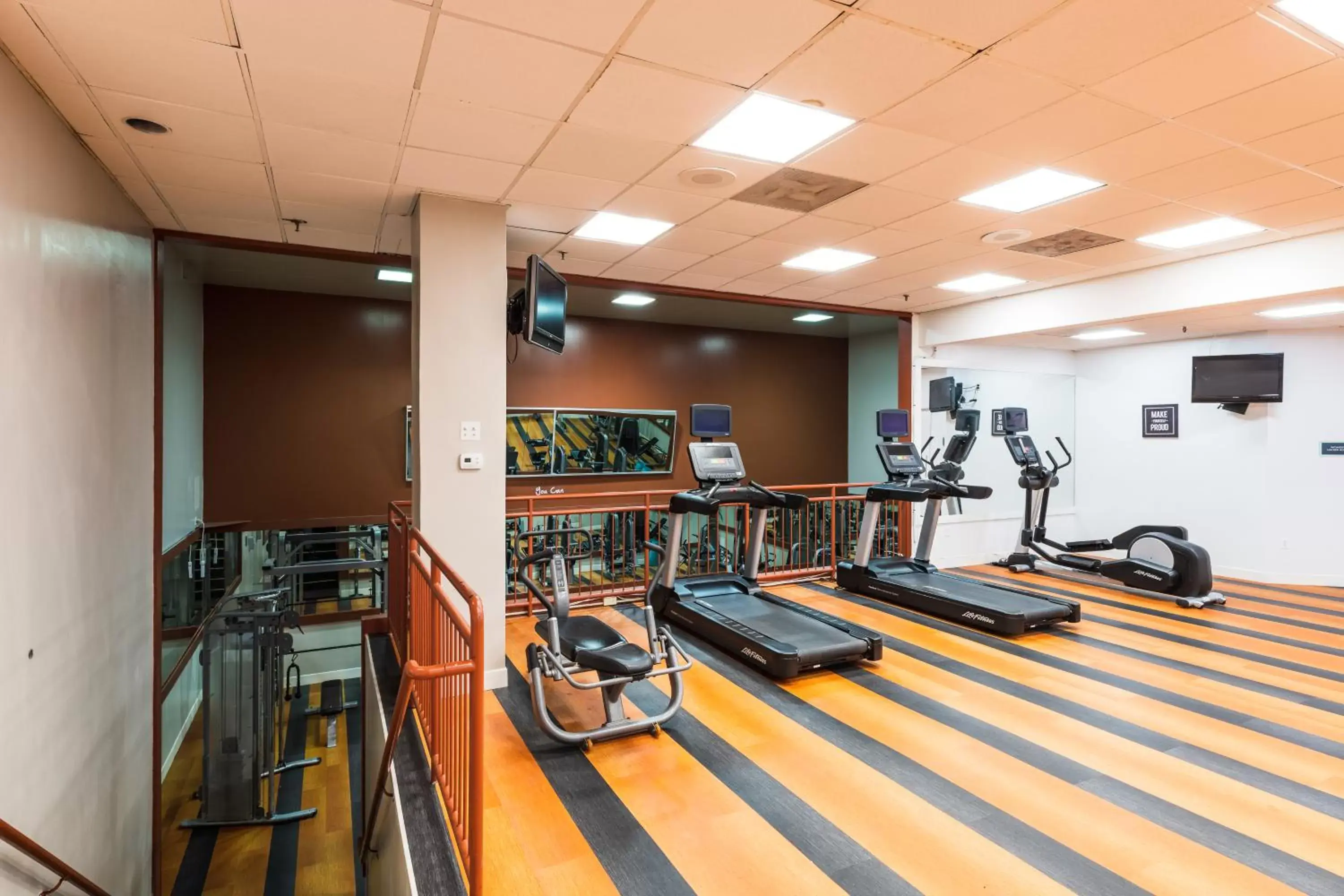 Fitness centre/facilities in APA Hotel Woodbridge Fitness centre/facilities in APA Hotel Woodbridge