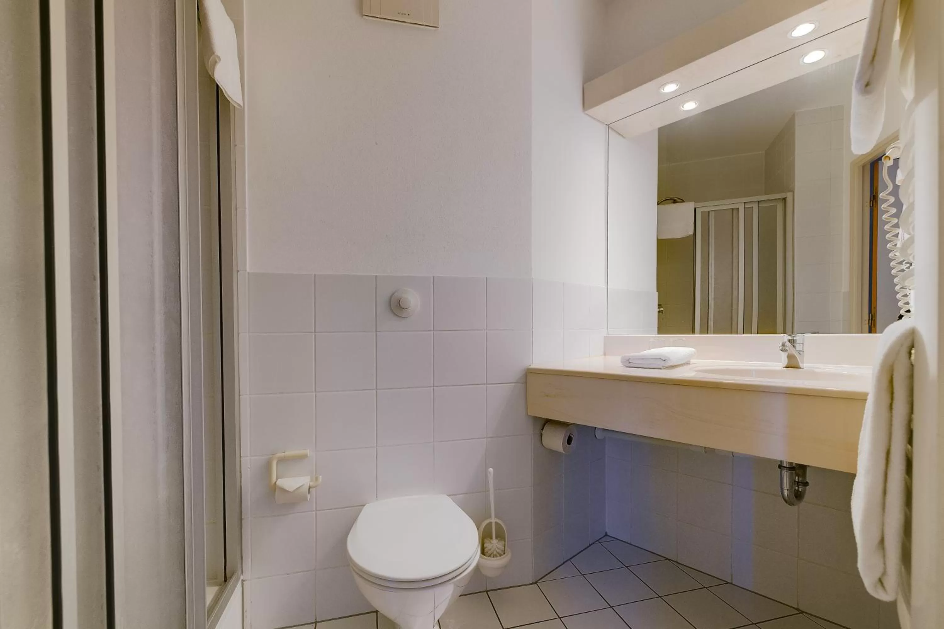 Bathroom in Hotel Leipzig City Nord by Campanile