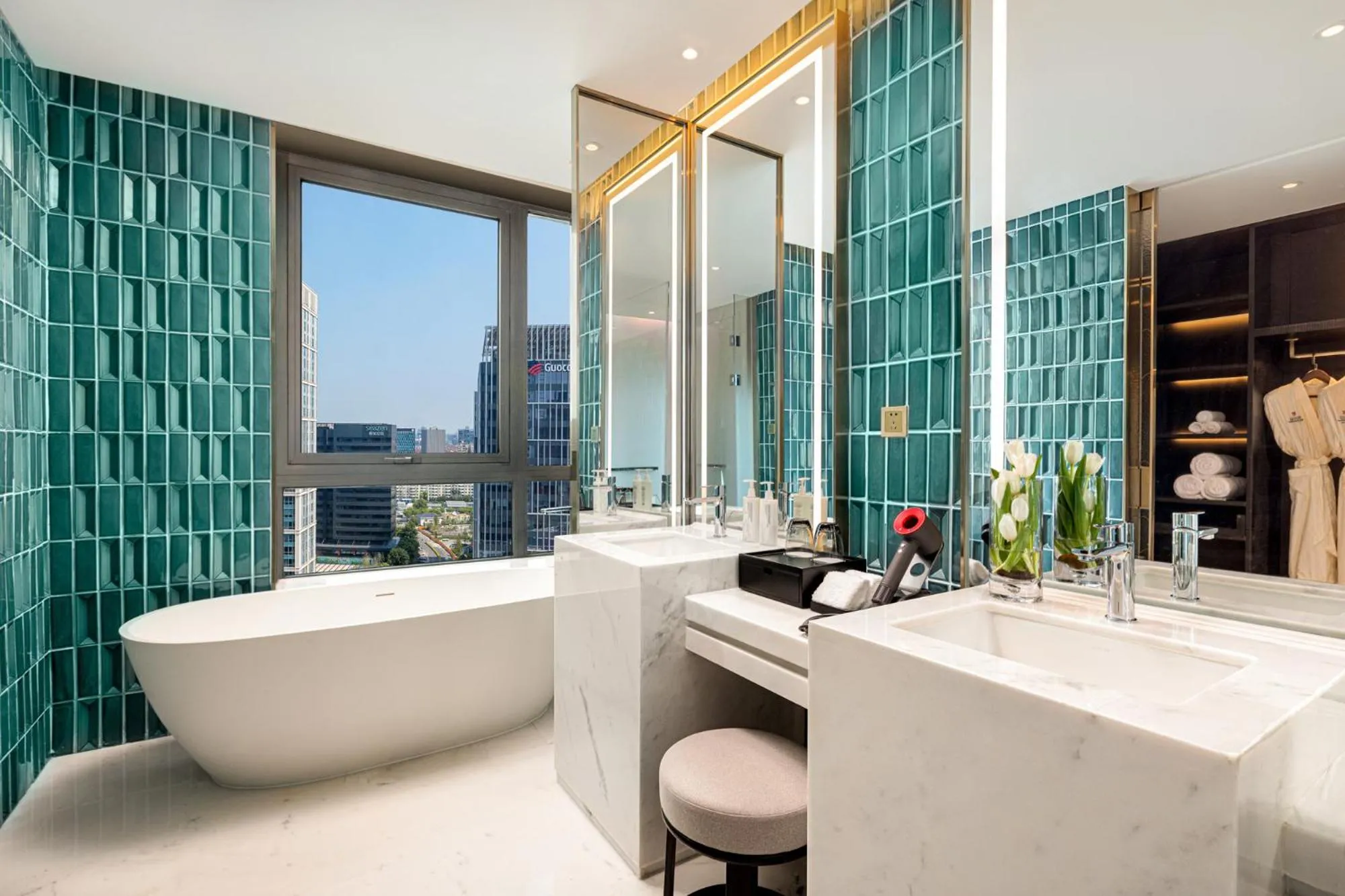 Bathroom in HUALUXE Shanghai Changfeng Park - Park Lake View