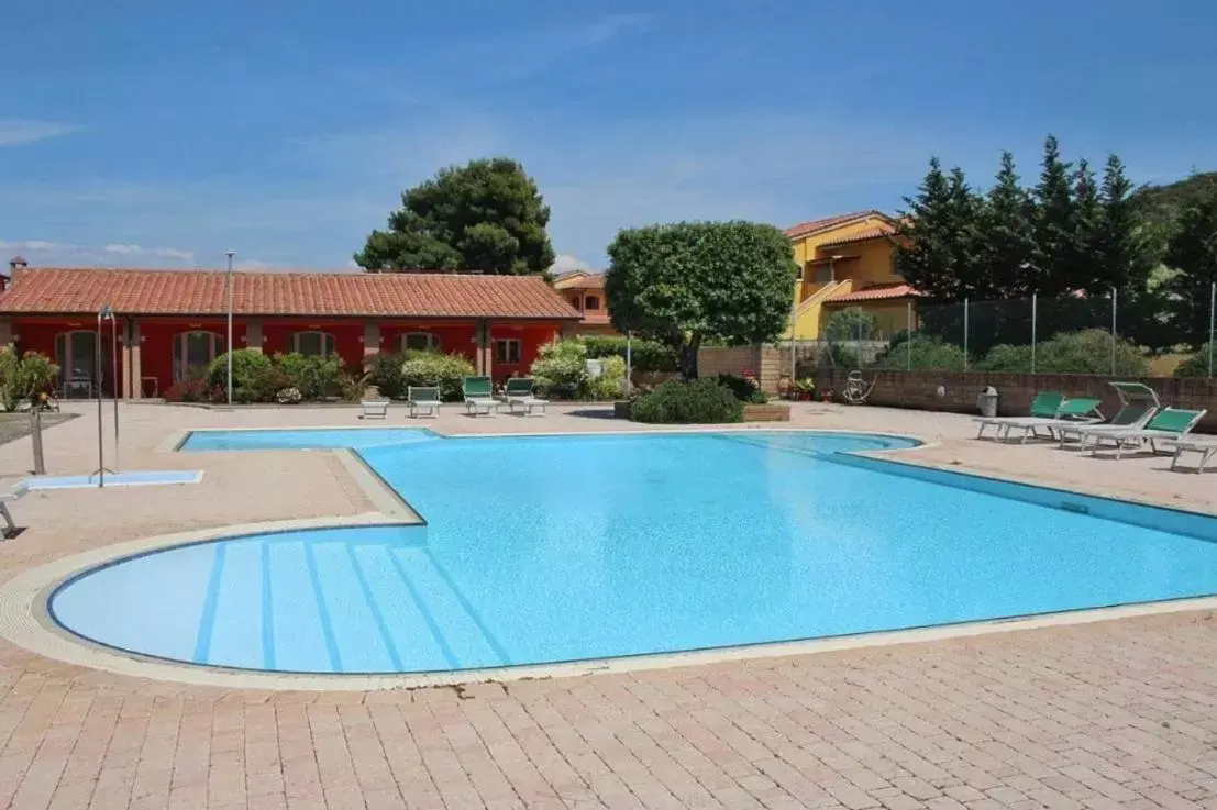 Swimming Pool in Ombra Verde Residence e B&B