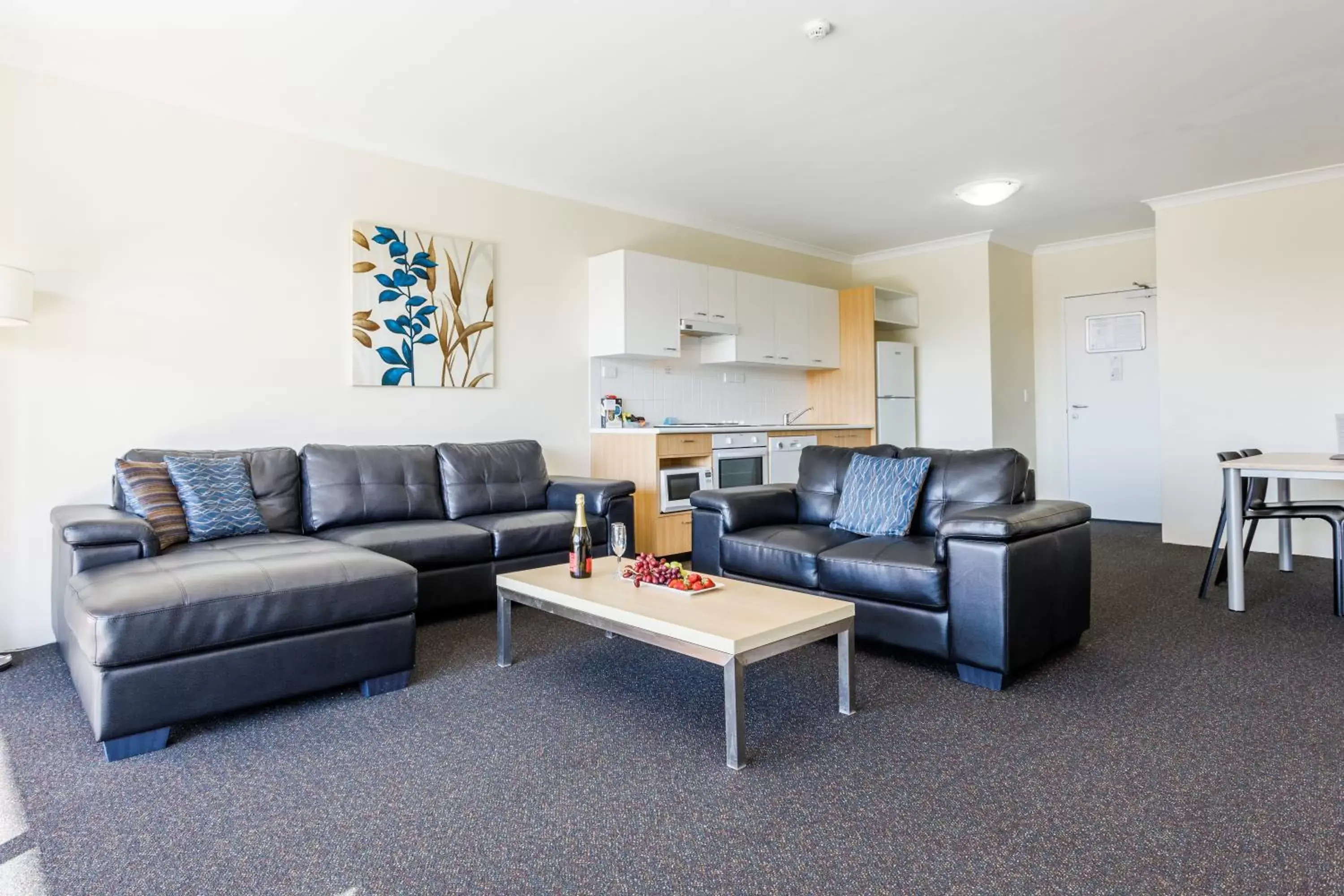 Living room, Seating Area in Perth Ascot Central Apartment Hotel