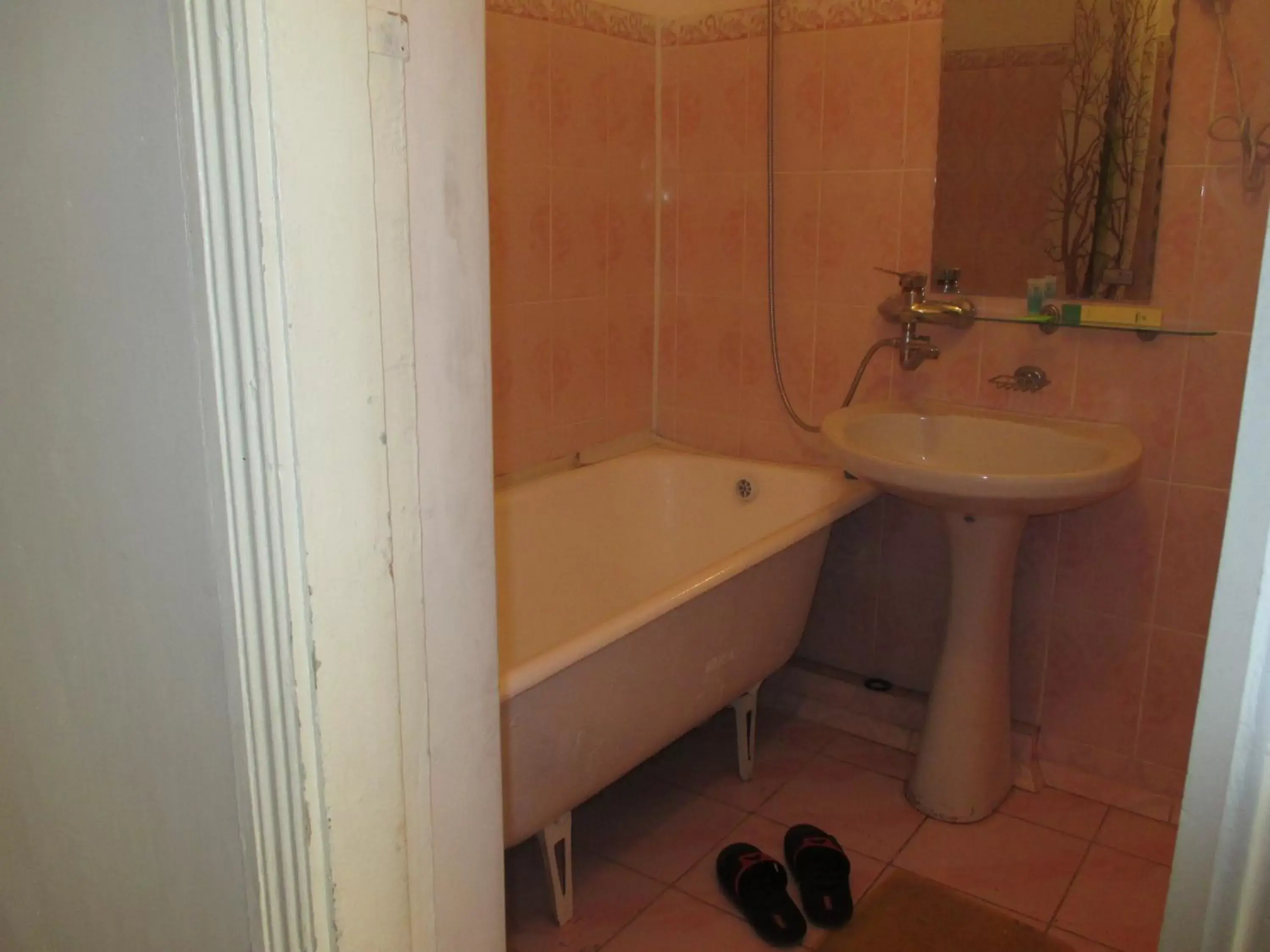 Standard Twin Room in Otel Issyk-Kul Karakol Standard Twin Room in Otel Issyk-Kul Karakol