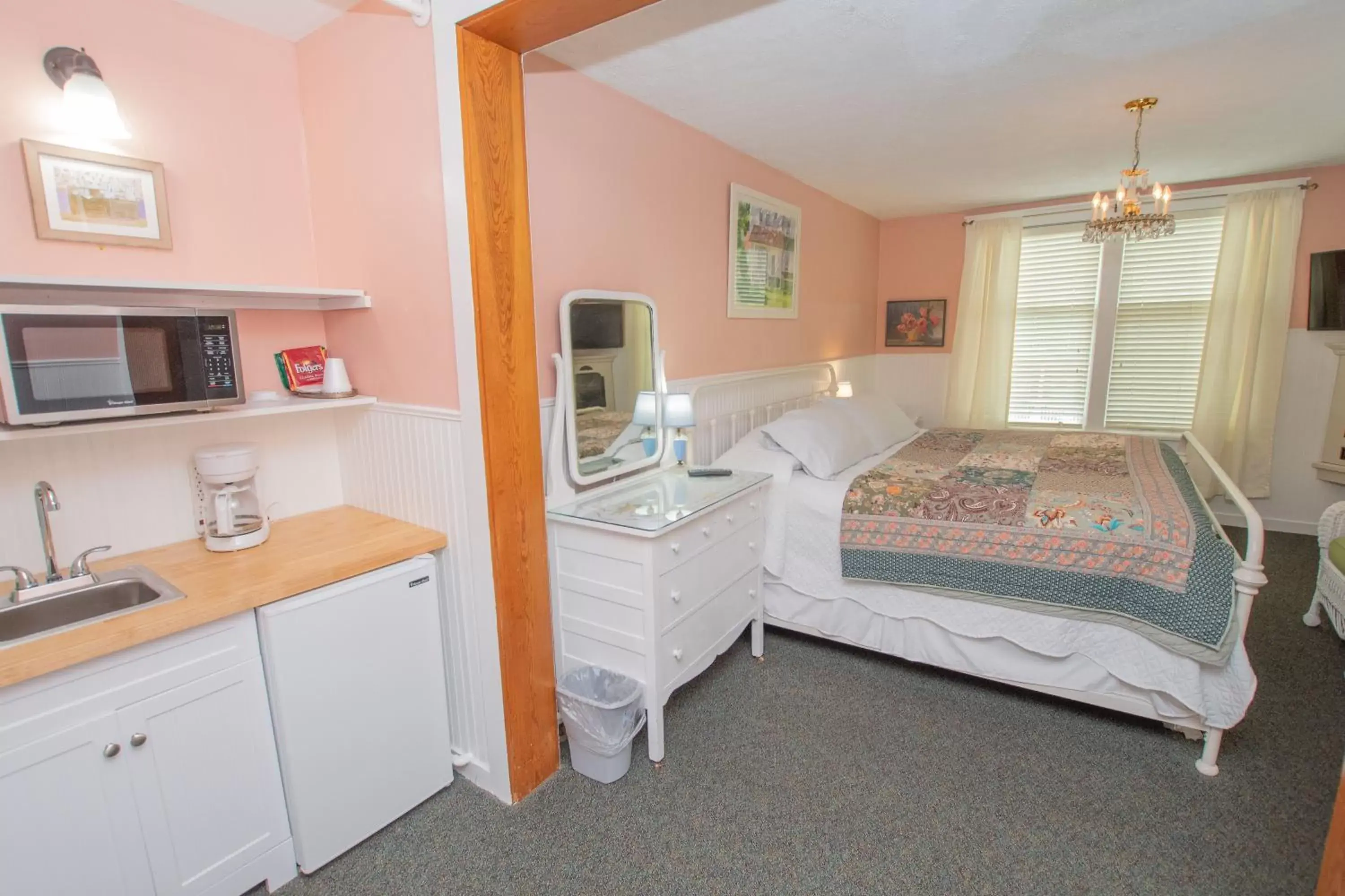 King Suite in Terrace Inn and 1911 Restaurant King Suite in Terrace Inn and 1911 Restaurant