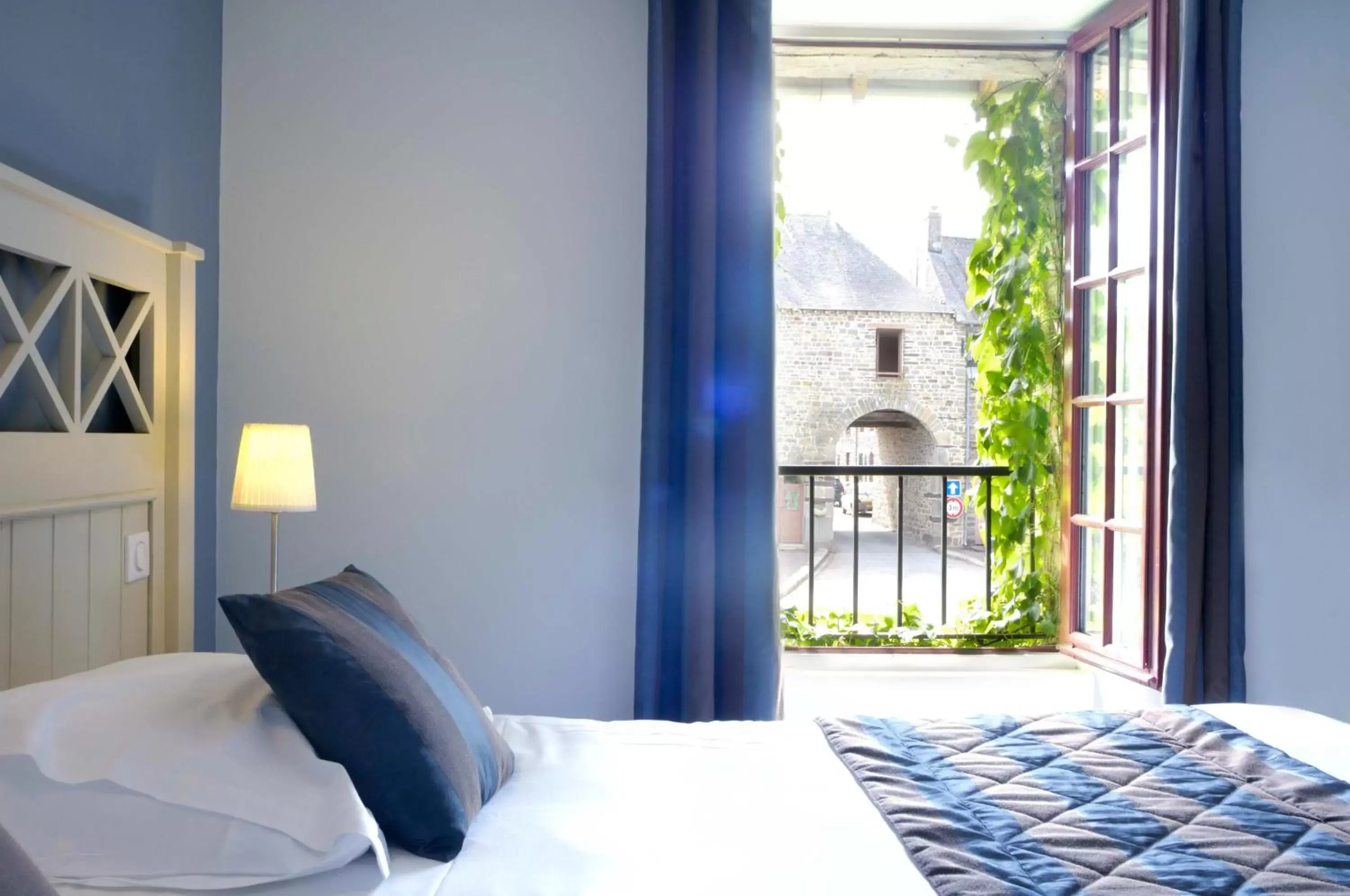 Bedroom, Bed in Logis Hotel, restaurant et spa Le Relais De Broceliande
