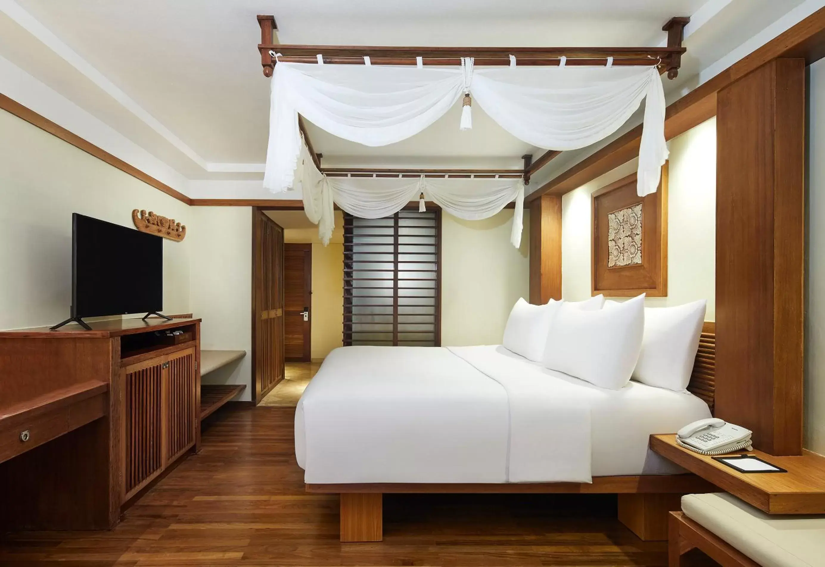 Bedroom, Bed in Melia Bali