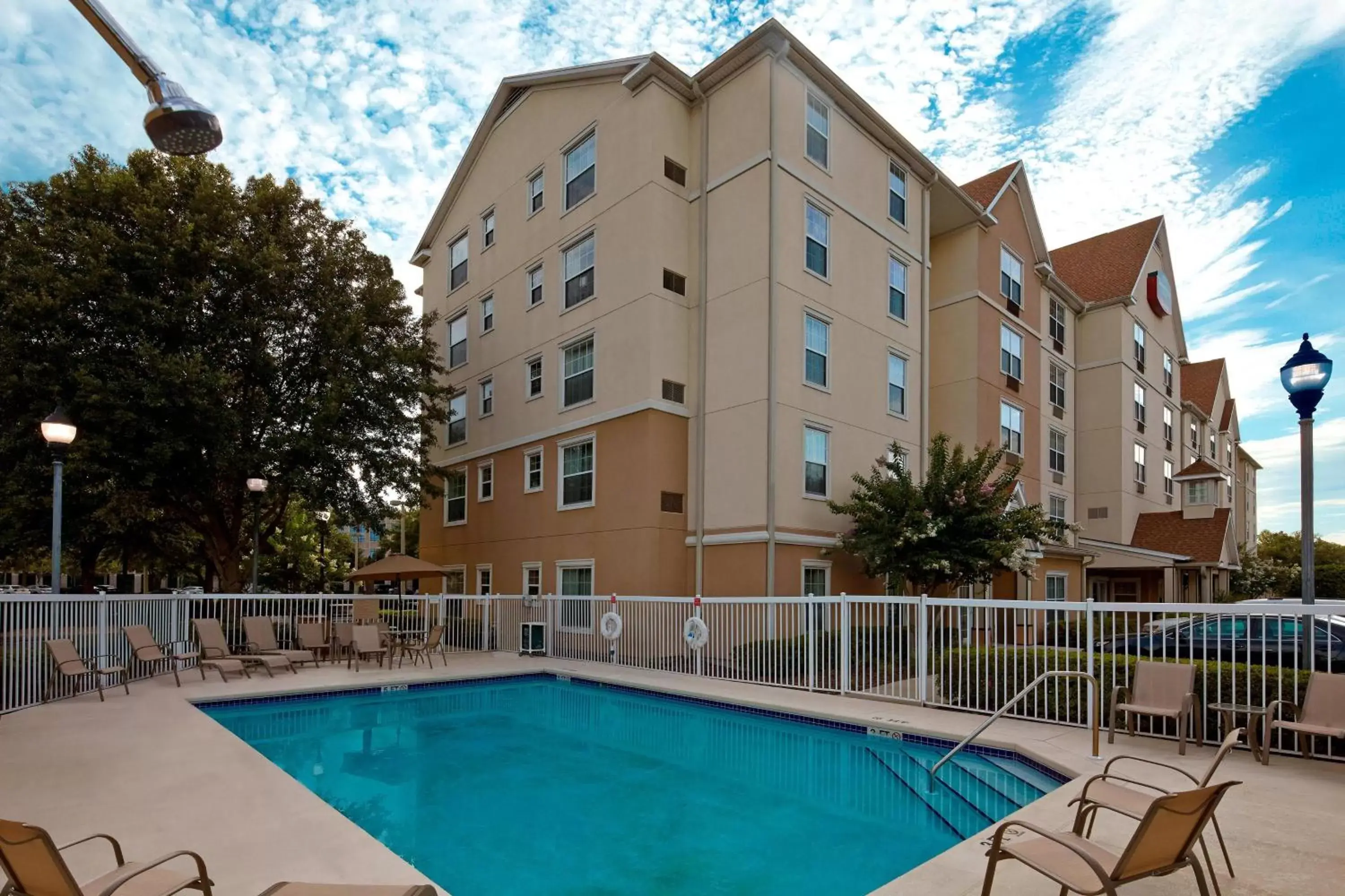 Swimming pool, Property Building in TownePlace Suites by Marriott Orlando East/UCF Area