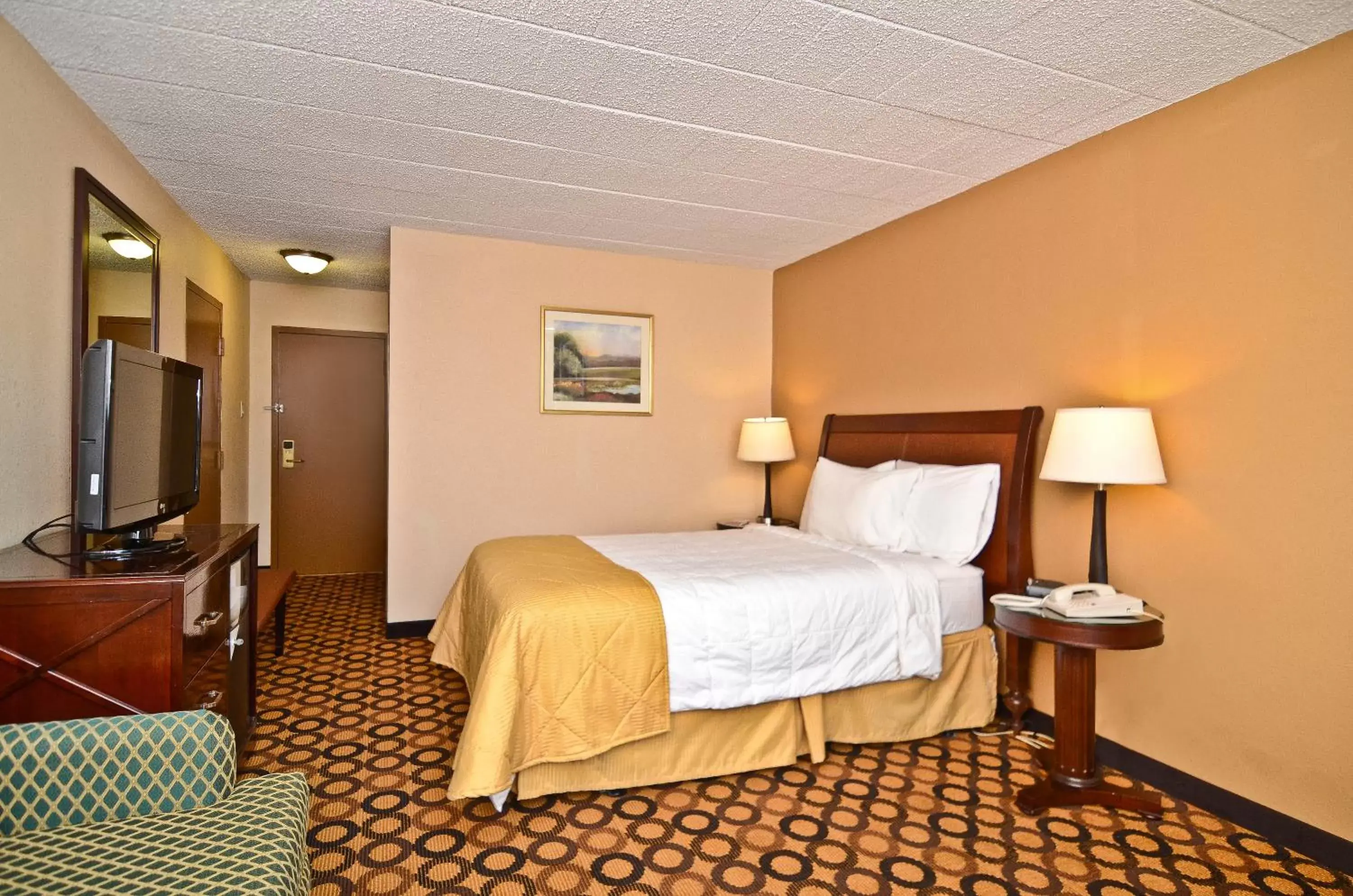 Bedroom, Bed in Pocono Resort & Conference Center - Pocono Mountains