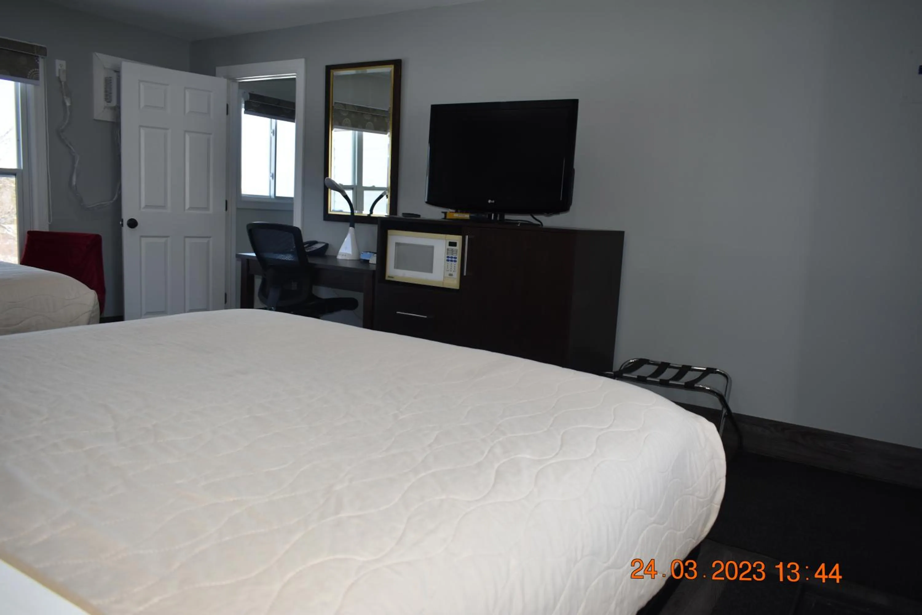 TV and multimedia in Time Travellers Motel