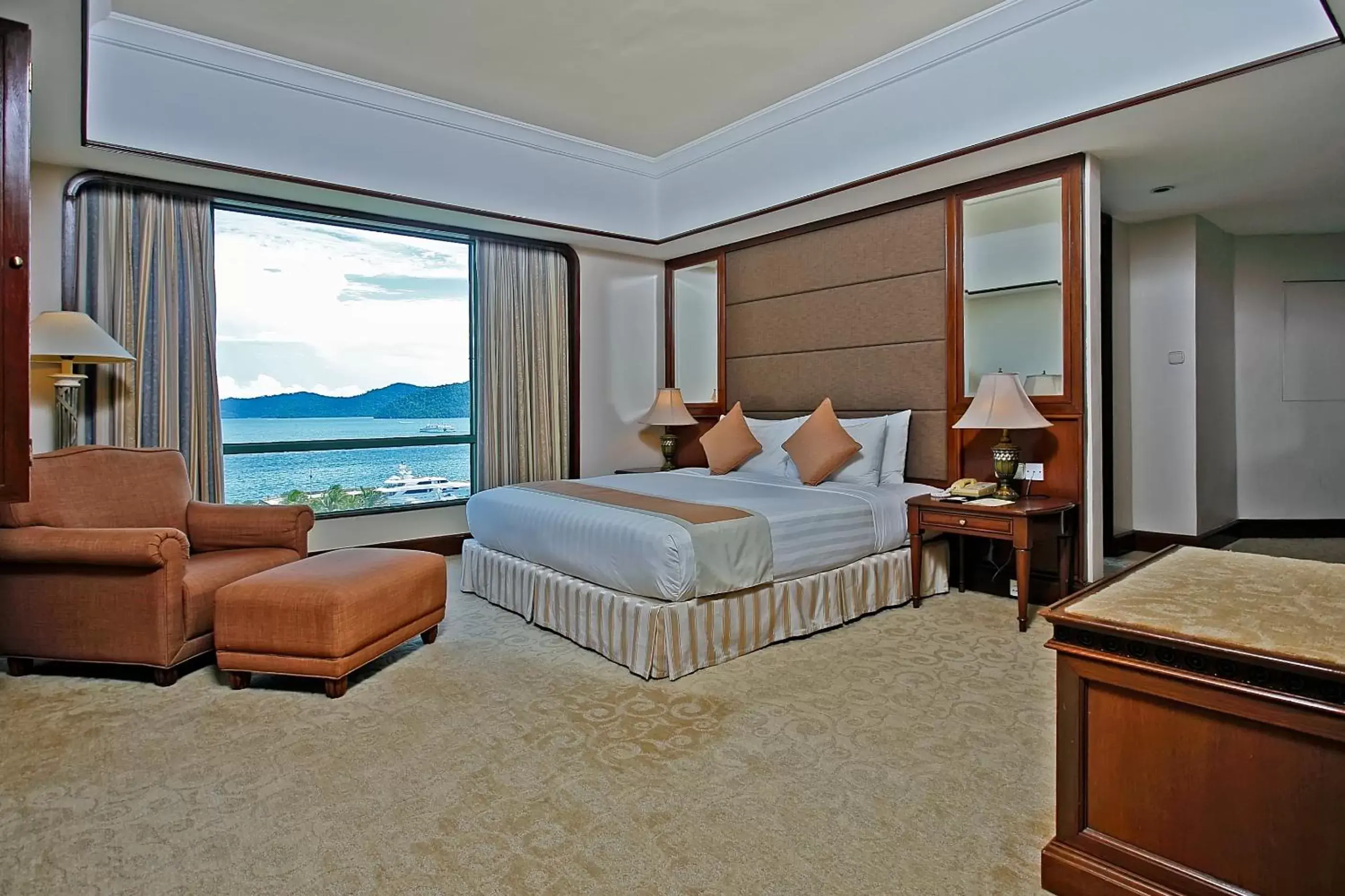 Bed in The Pacific Sutera