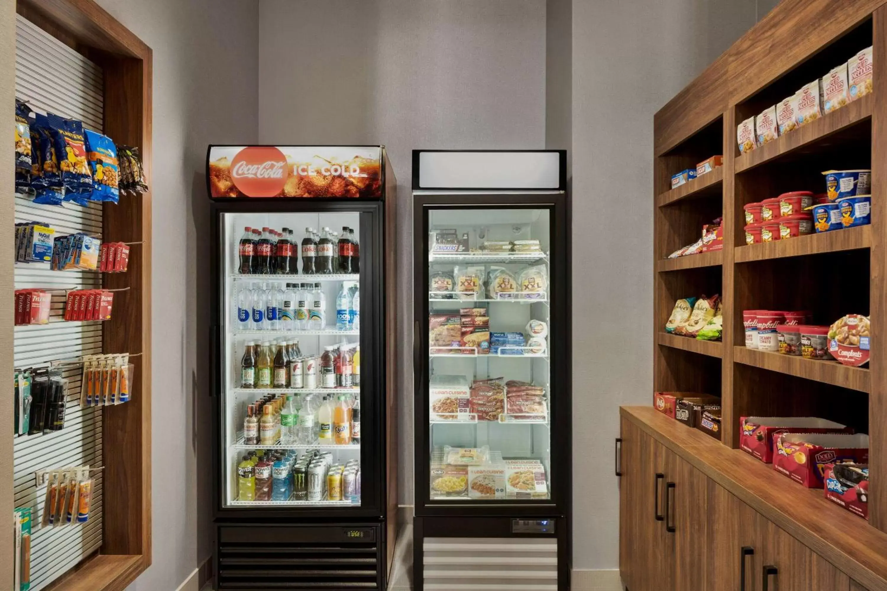 Food and drinks, Supermarket/Shops in La Quinta Inn & Suites by Wyndham Denver Parker