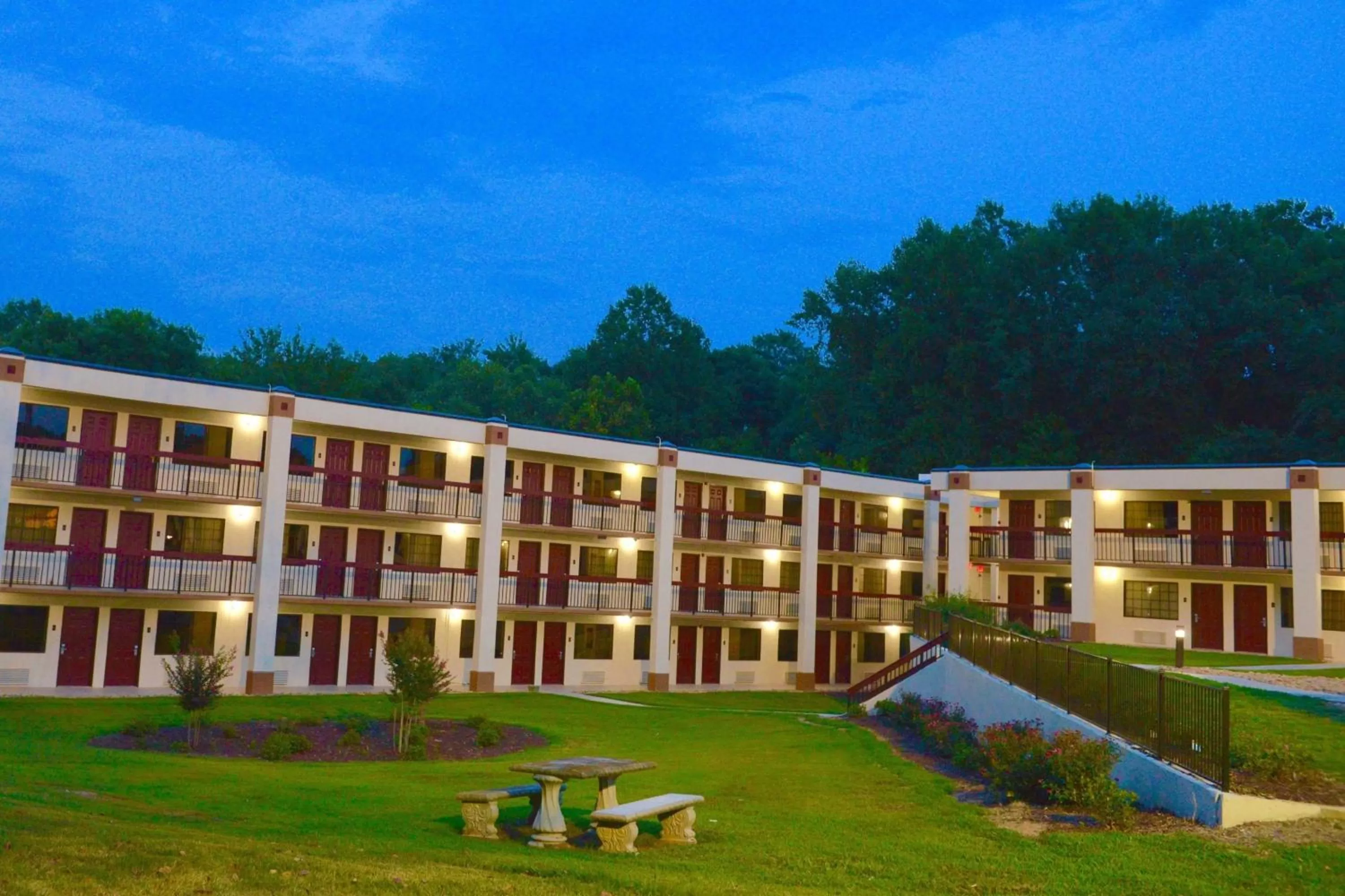 Property building in Red Roof Inn & Suites Commerce - Athens