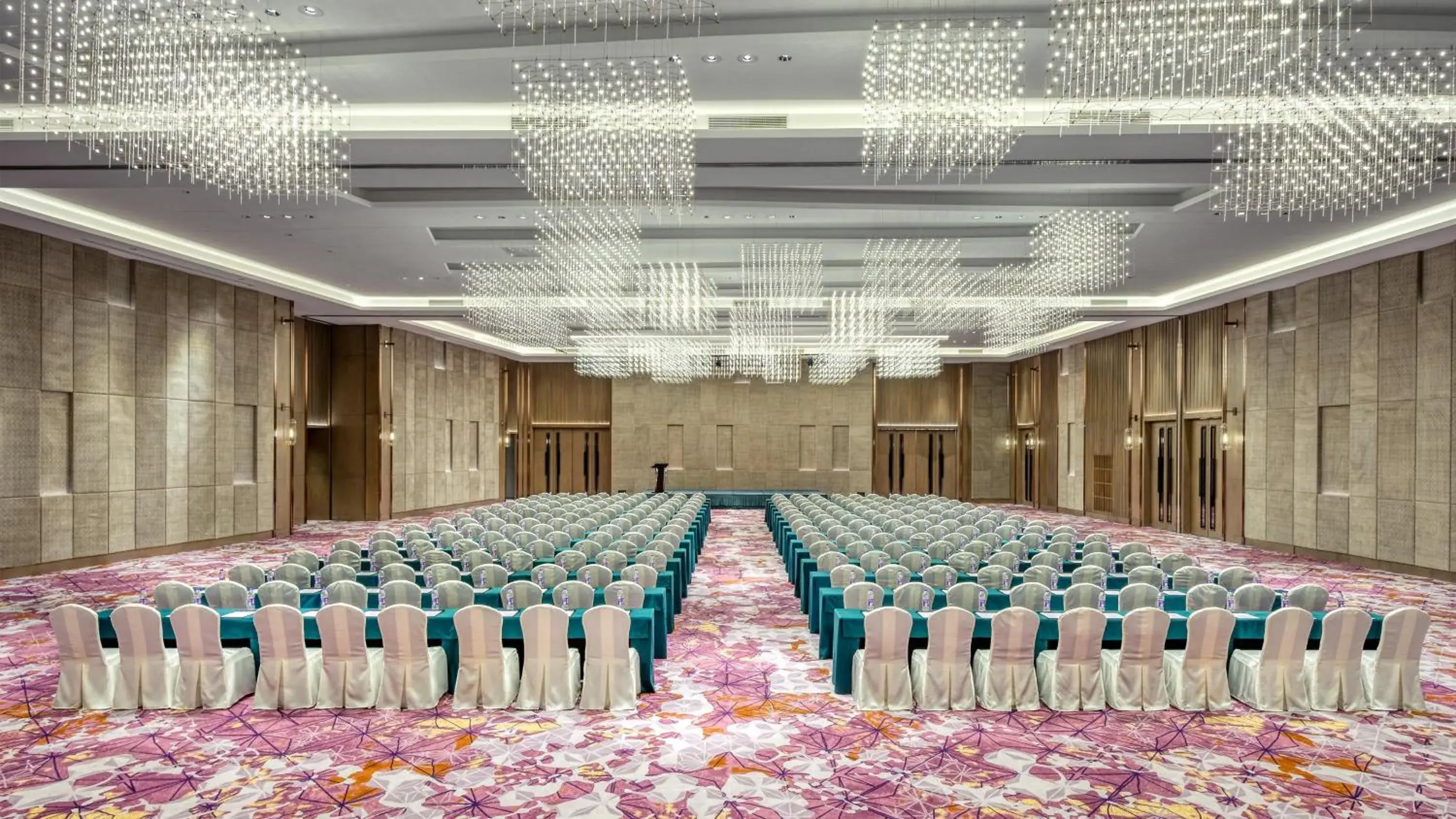 Banquet/Function facilities in Crowne Plaza Beihai Silver Beach, an IHG Hotel