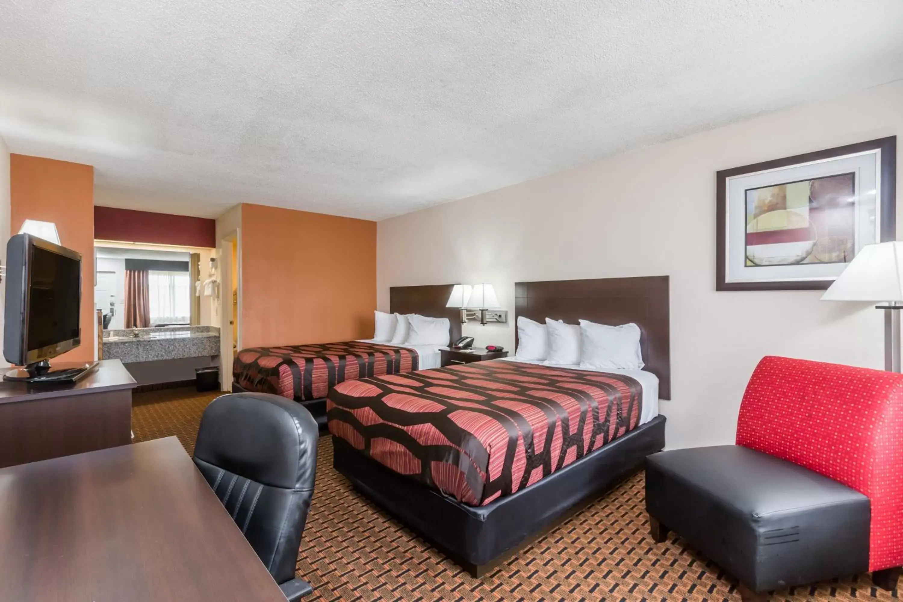 Photo of the whole room, Bed in Days Inn by Wyndham Pearl/Jackson Airport