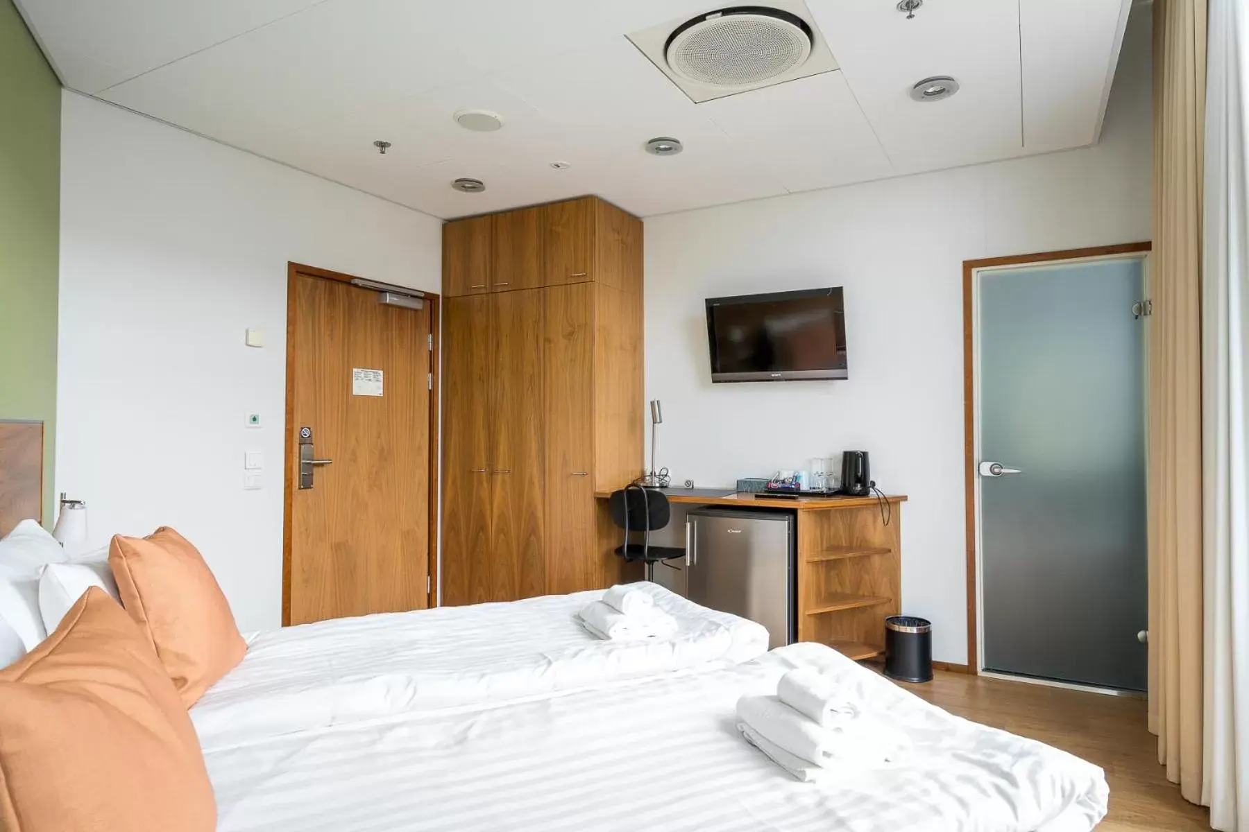 Standard Twin Room in Hiisi Hotel Helsinki Jätkäsaari Standard Twin Room in Hiisi Hotel Helsinki Jätkäsaari