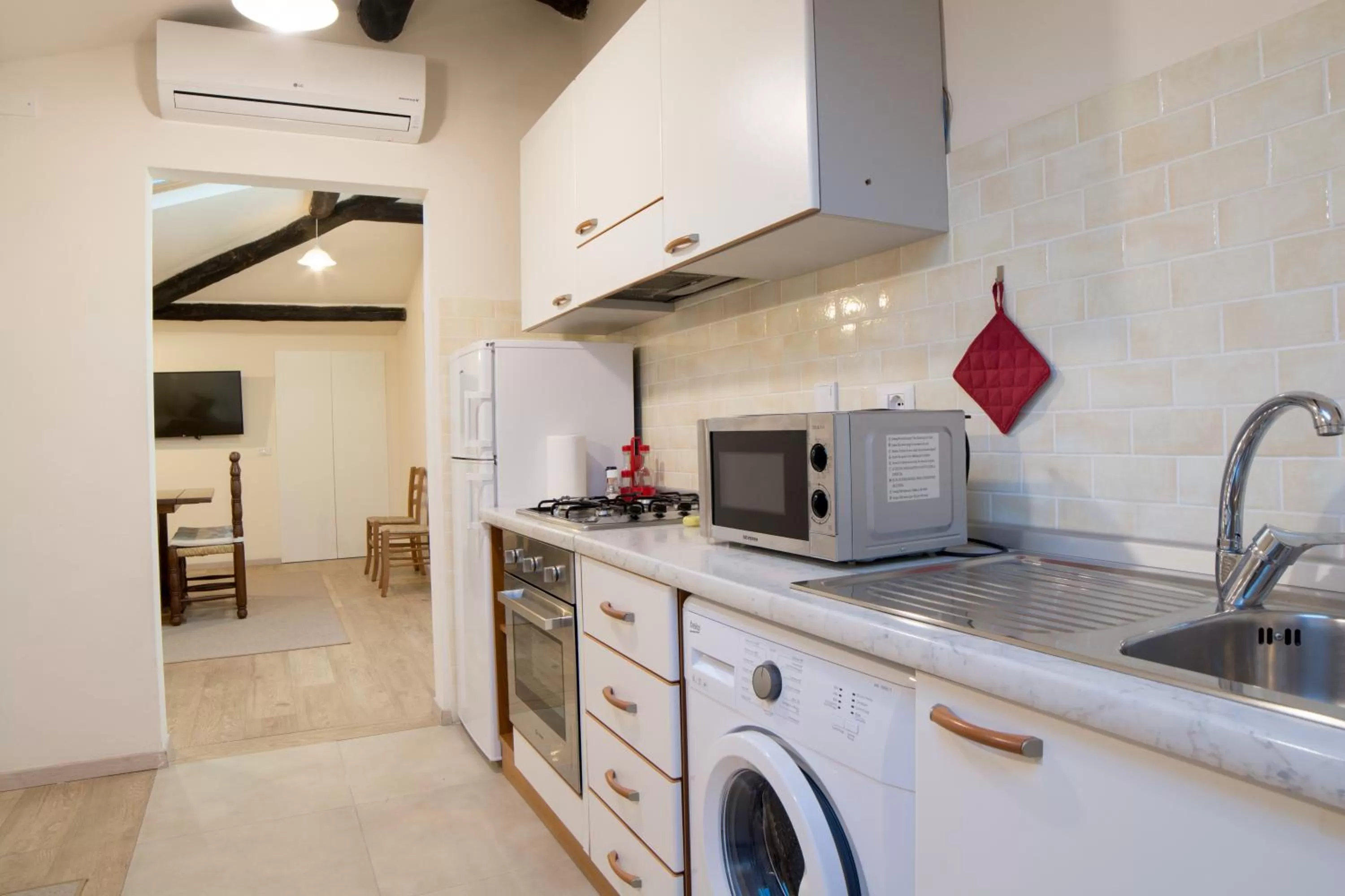 Kitchen or kitchenette in Dimora Salviati