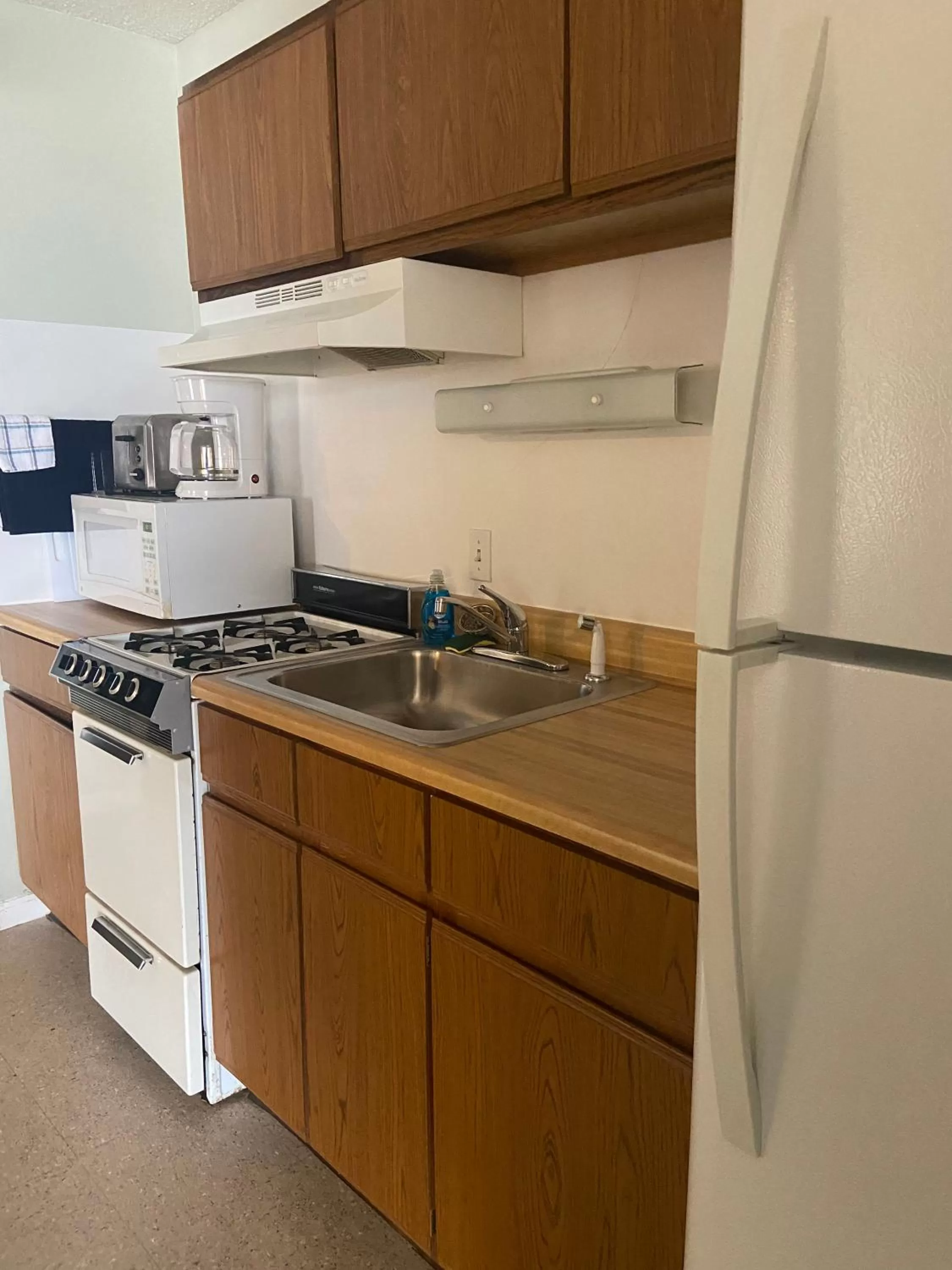 Coffee/tea facilities, Kitchen/Kitchenette in Gold Coast Family Cottages