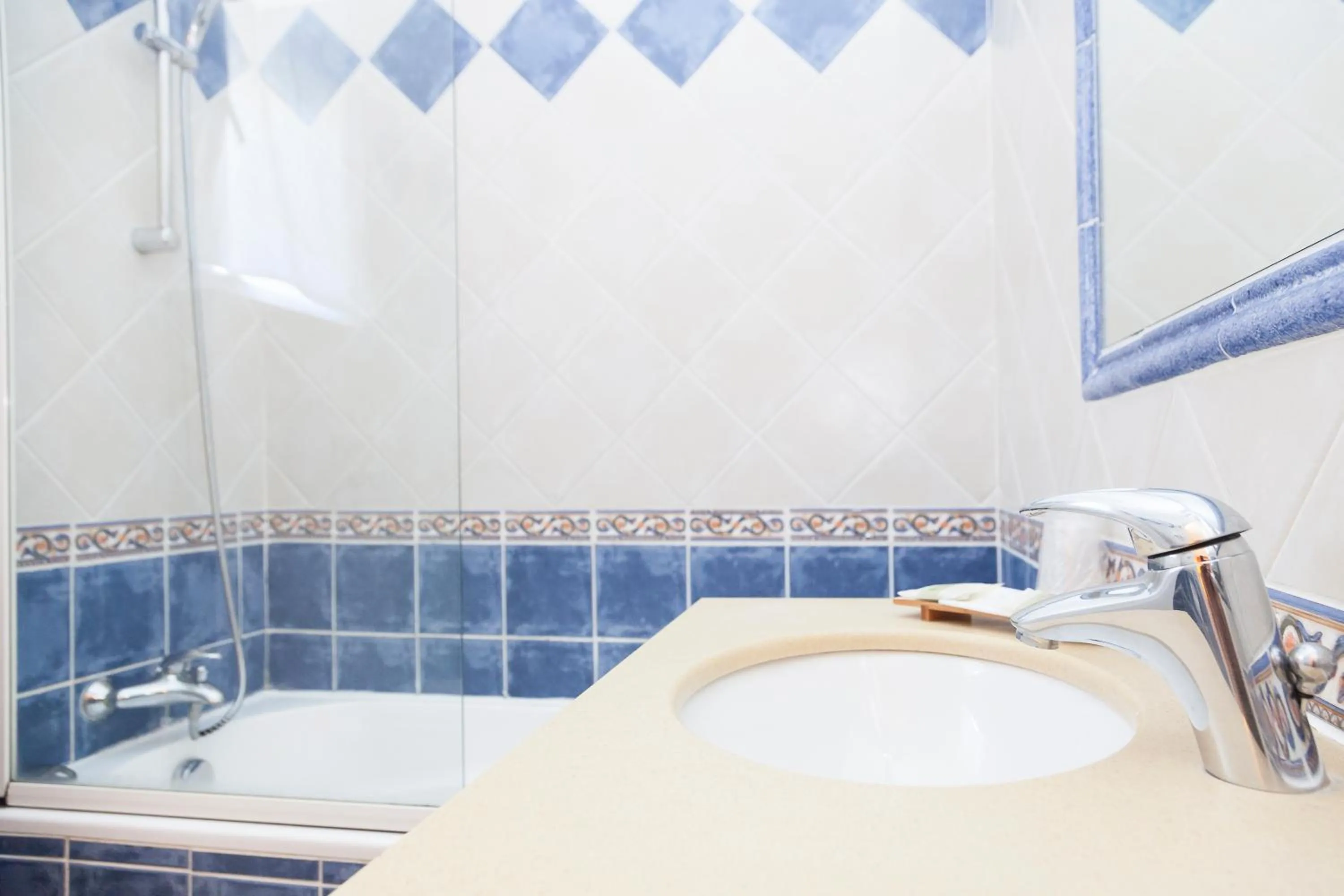 Bathroom in LOGIS HOTEL & RESTAURANT L'ETAPE Bouc Bel Air - Gardanne