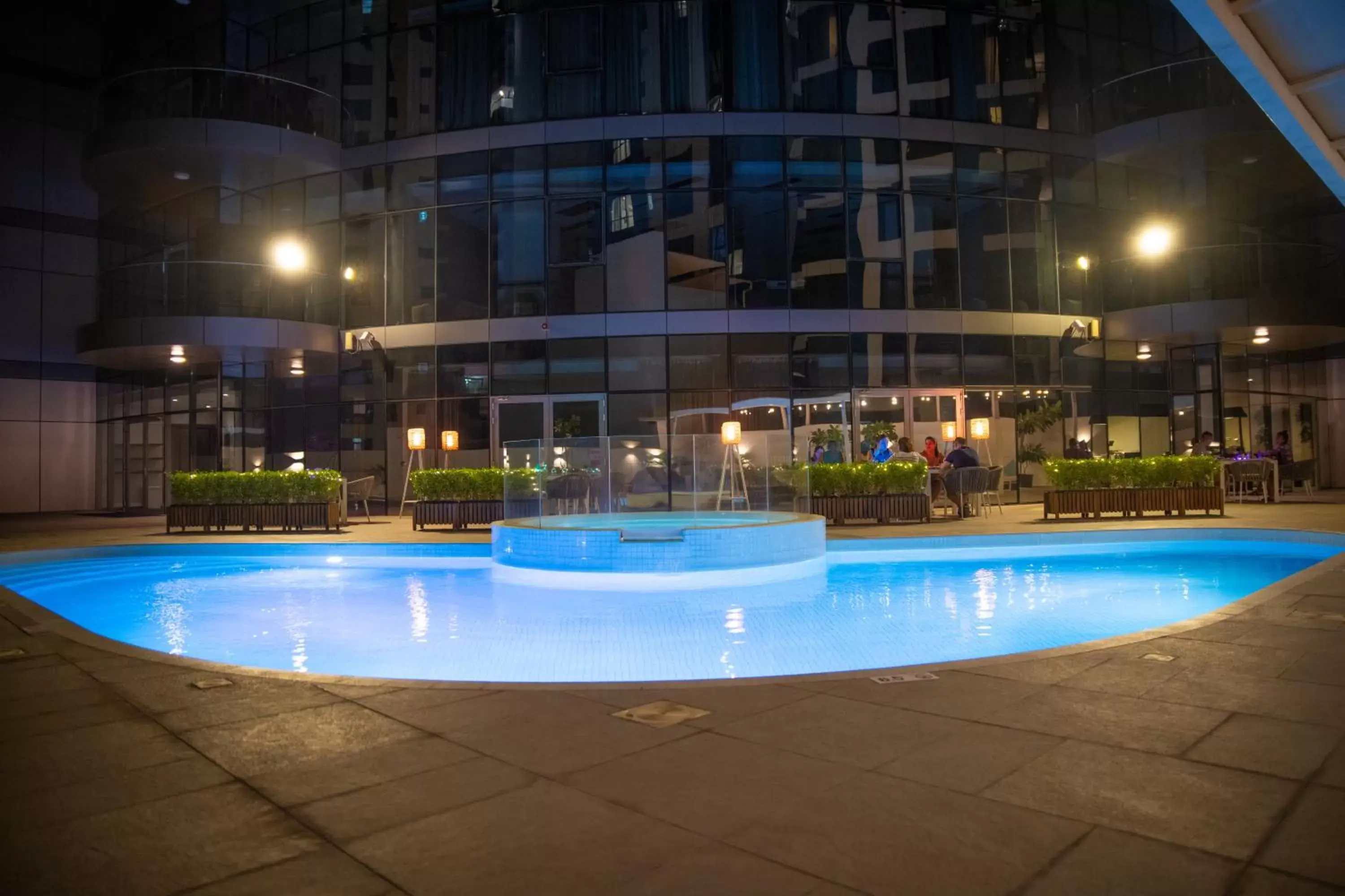 Swimming pool in Swiss-Belresidences Juffair Swimming pool in Swiss-Belresidences Juffair