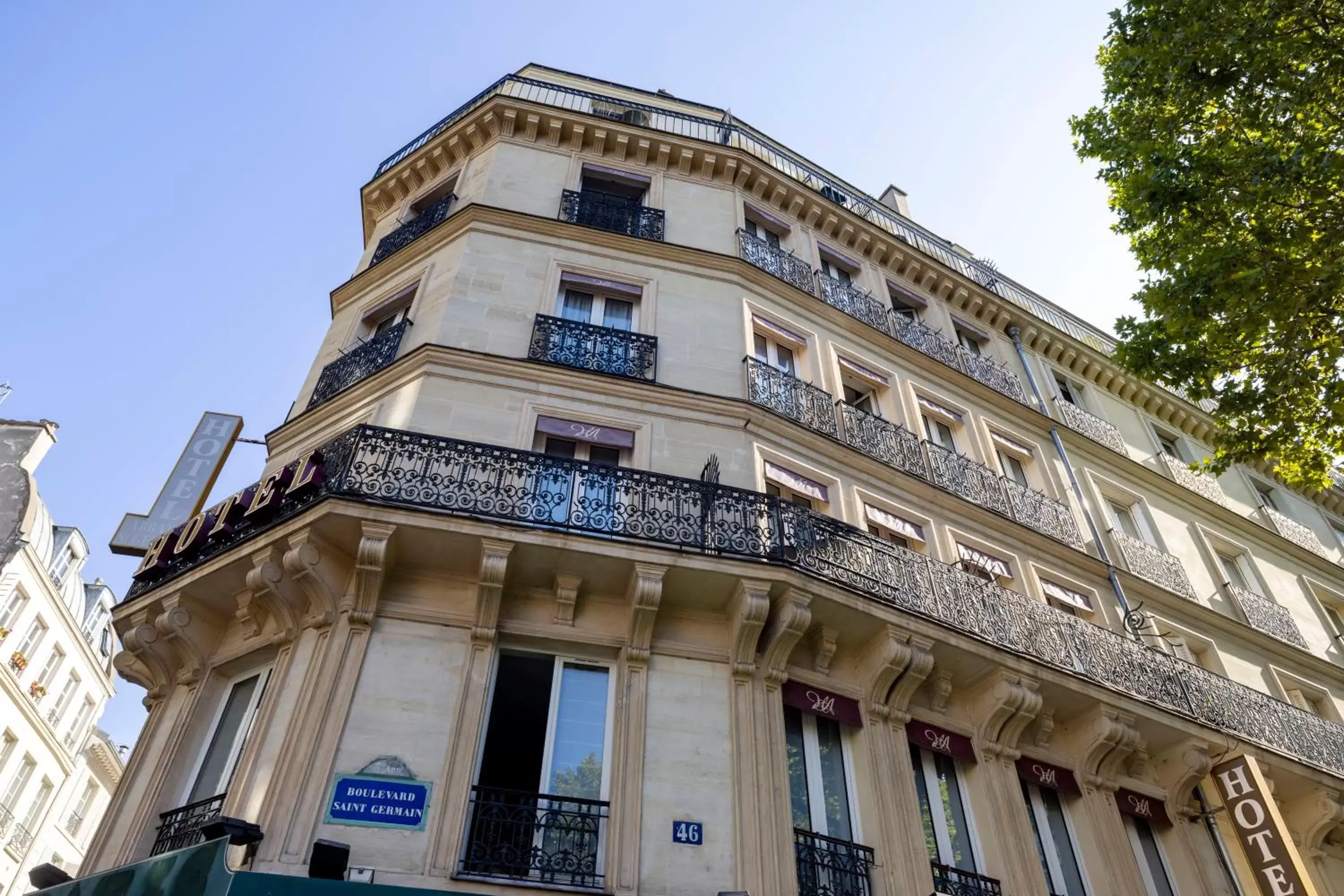 Property Building in Hotel Abbatial Saint Germain