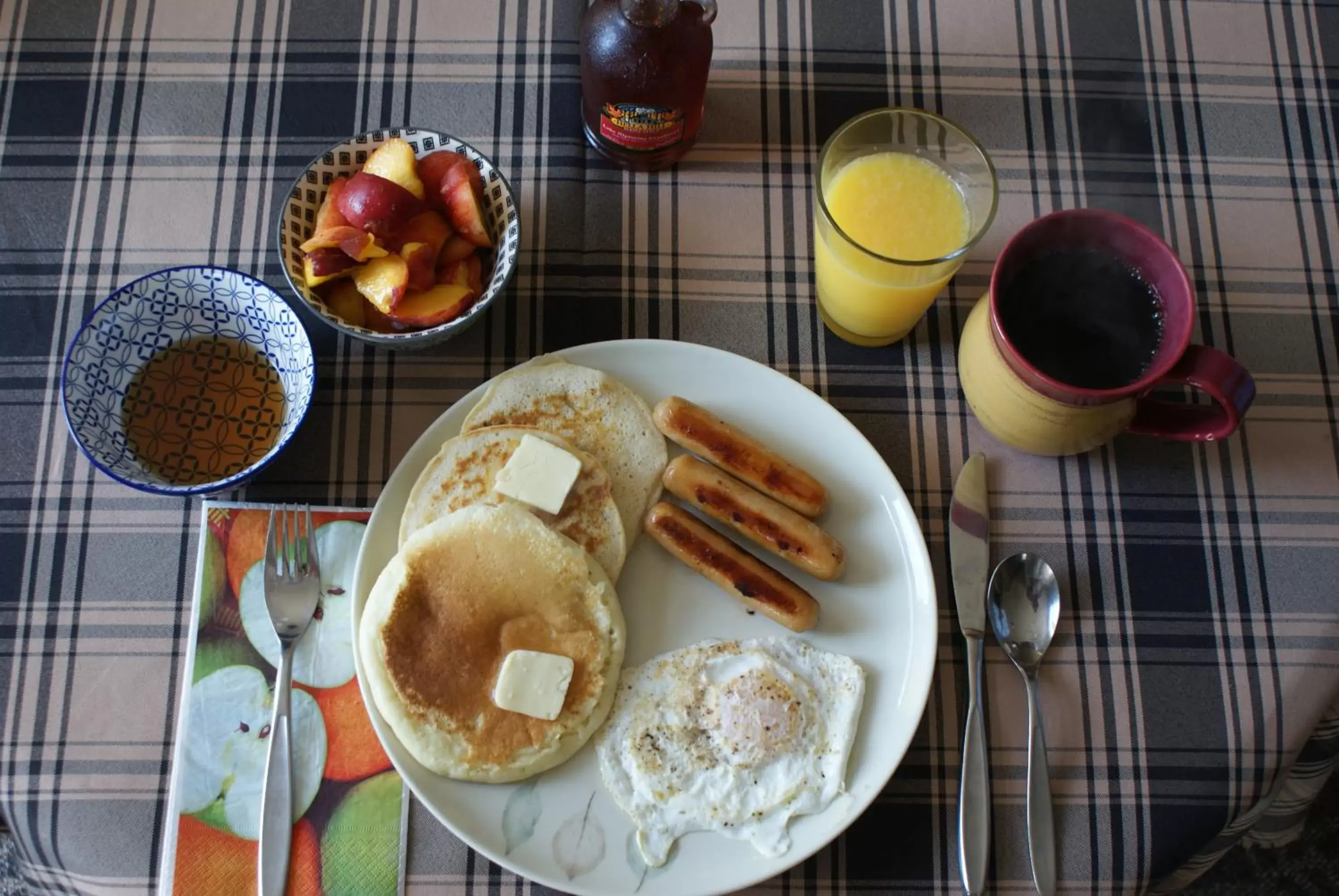 Breakfast in Top of Algonquin Bed and Breakfast