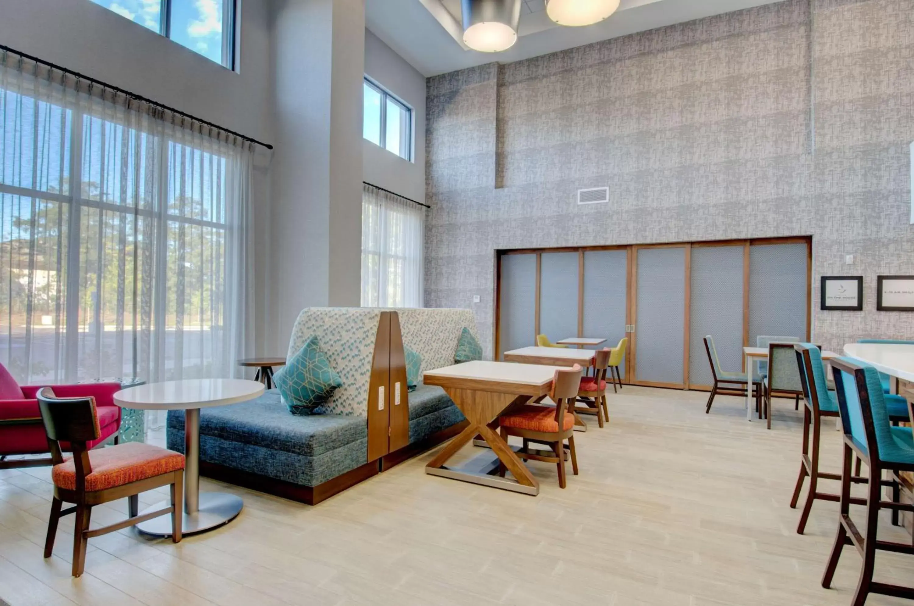 Lobby or reception in Hampton Inn & Suites Portland West