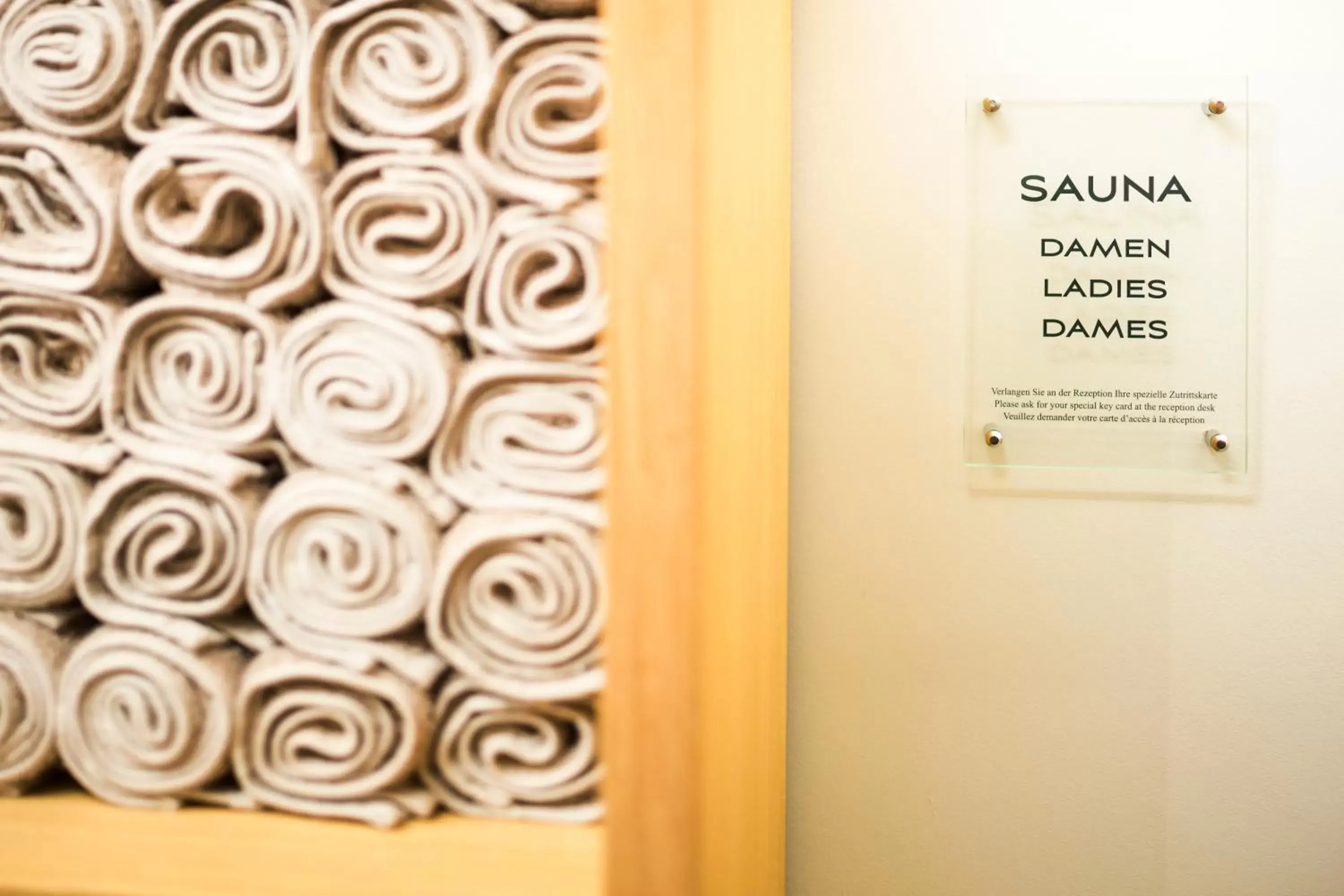 Sauna, Logo/Certificate/Sign/Award in Hotel Bellevue Palace Bern