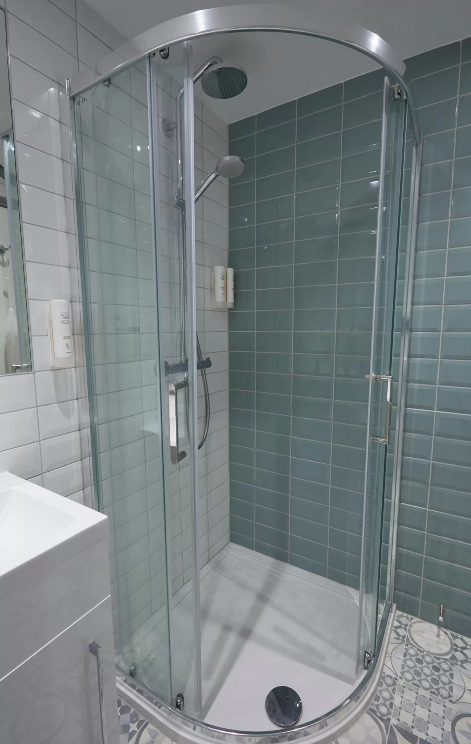 Bathroom in Comfort Inn Victoria