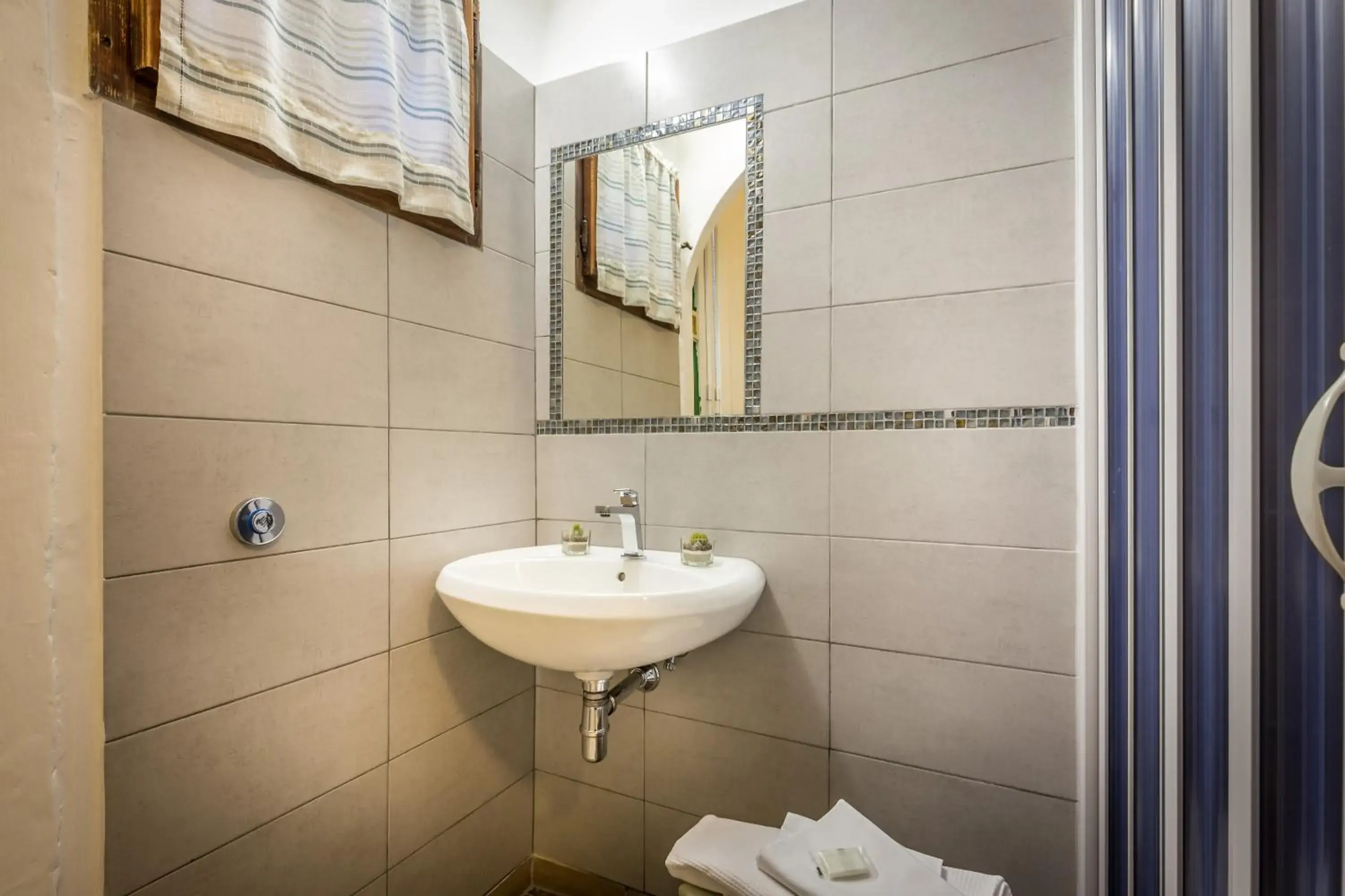 Decorative detail, Bathroom in Hotel Ferretti