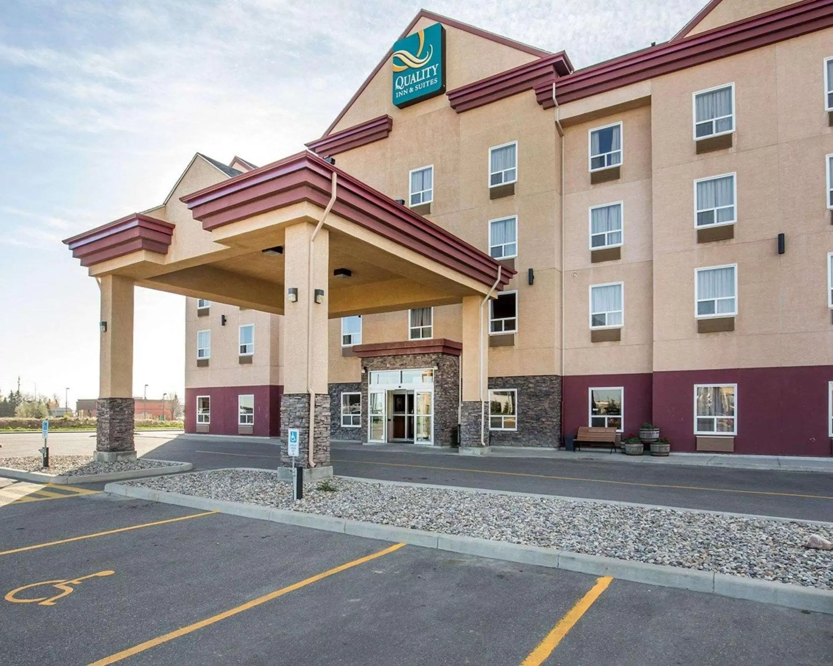 Property Building in Quality Inn & Suites Lethbridge