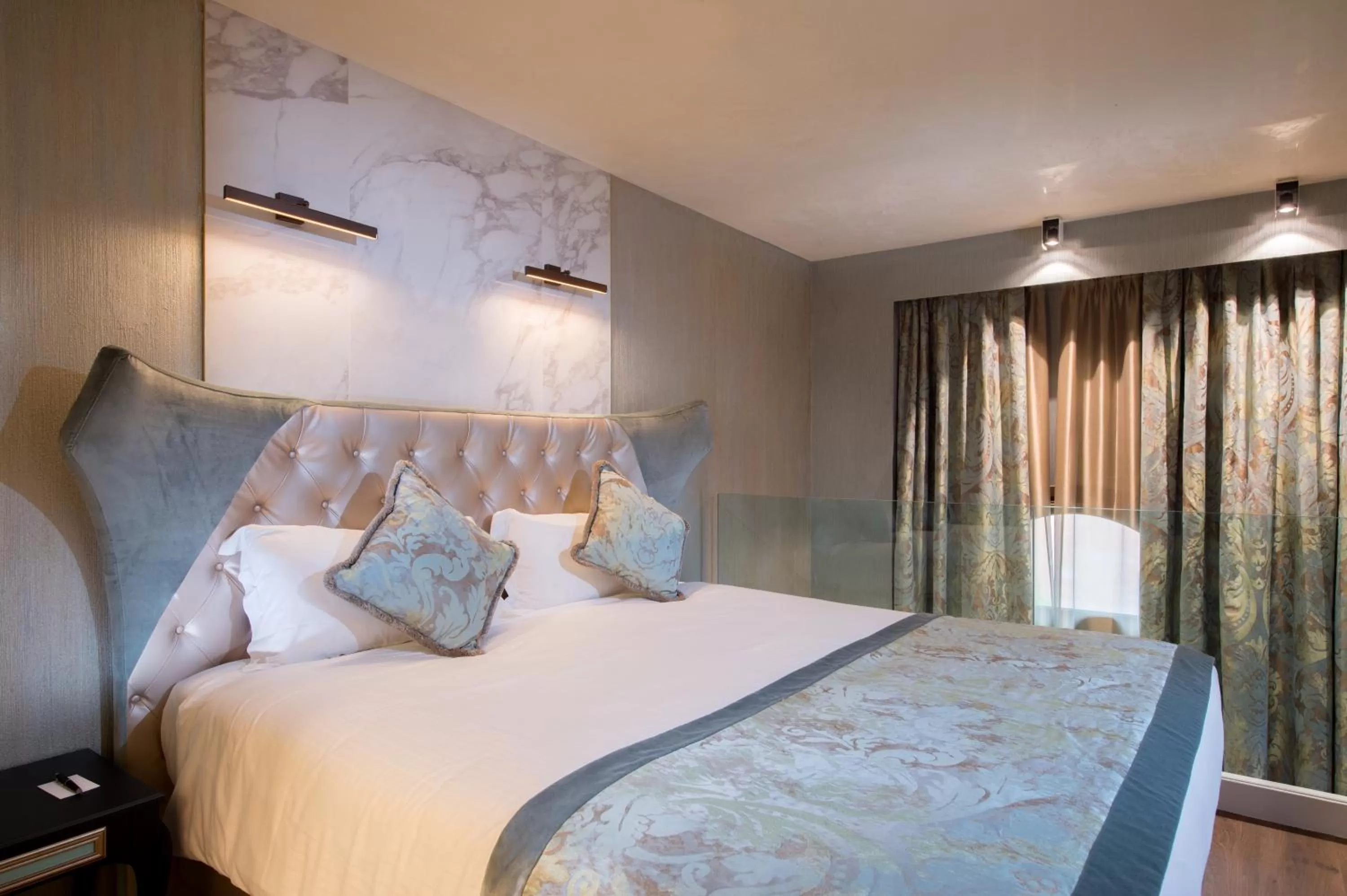 Property building, Bed in Palazzo Veneziano - Venice Collection