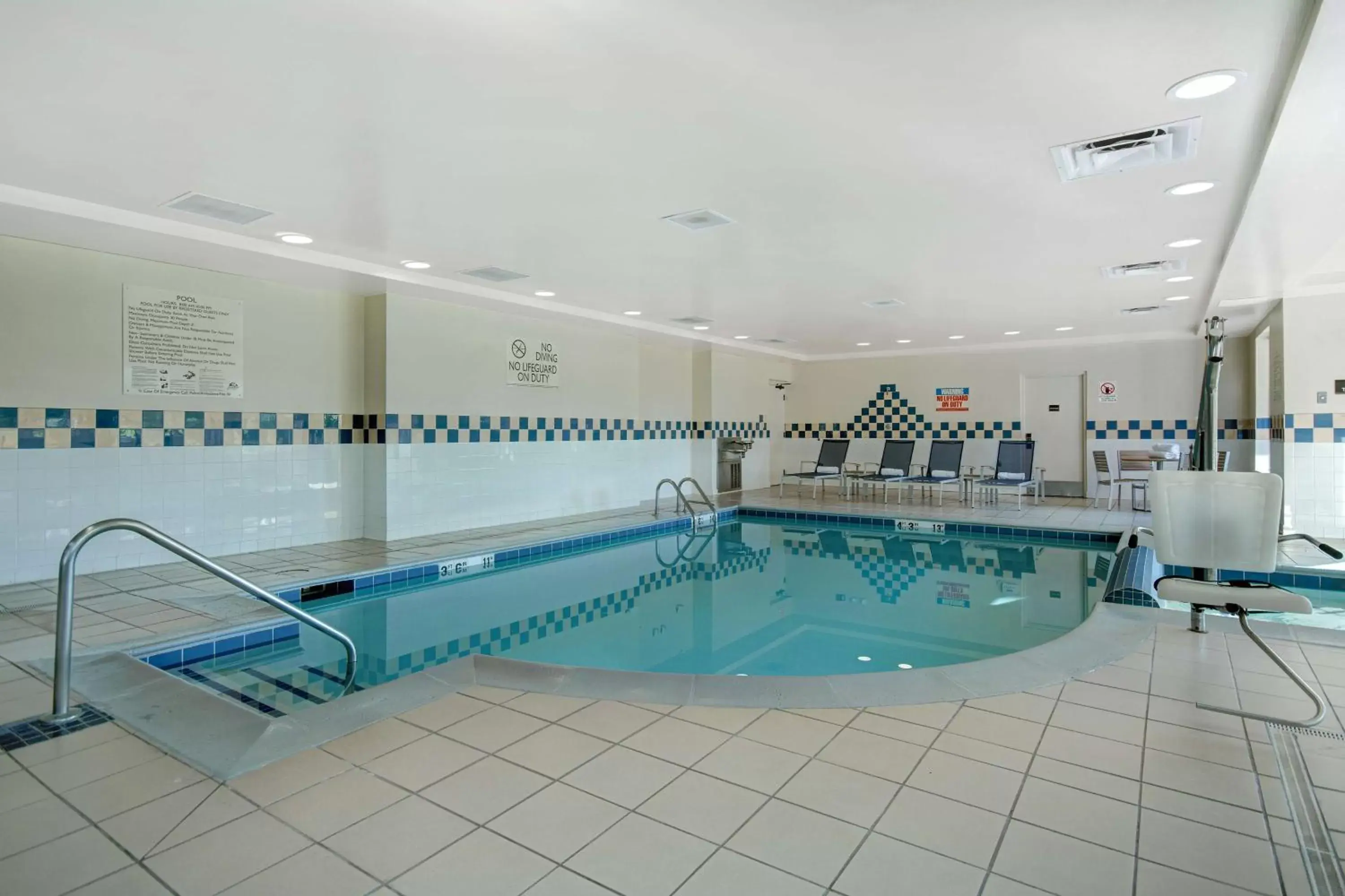 Pool view, Swimming Pool in Hilton Garden Inn Detroit Metro Airport