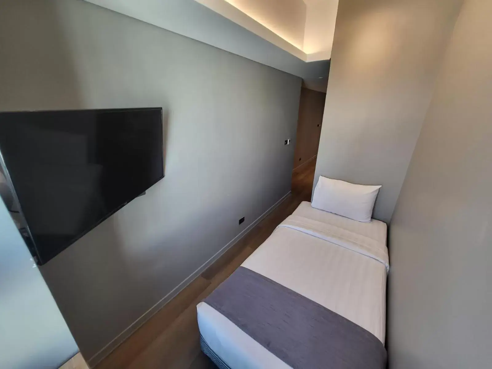 Bedroom, Bed in Infinity Tower Suites