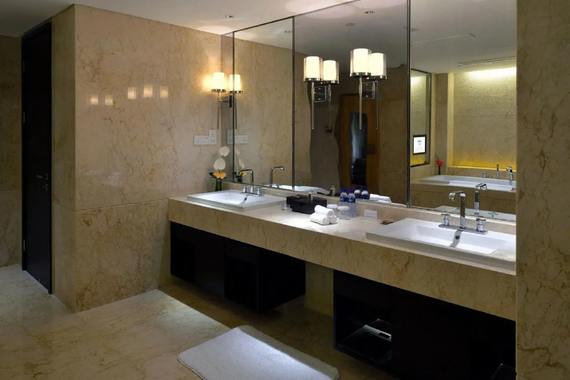 Superior Suite in Howard Johnson IFC Plaza Ningbo Superior Suite in Howard Johnson IFC Plaza Ningbo