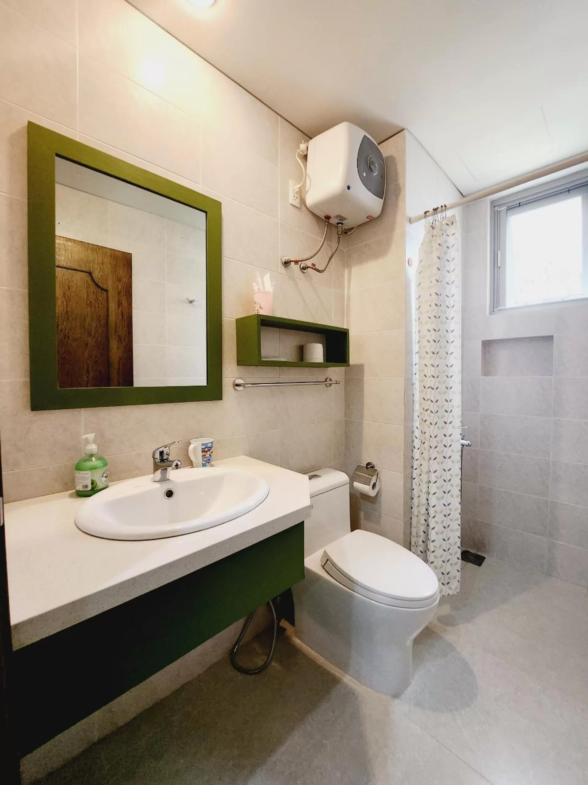 Shower in Scenic Valley Suite