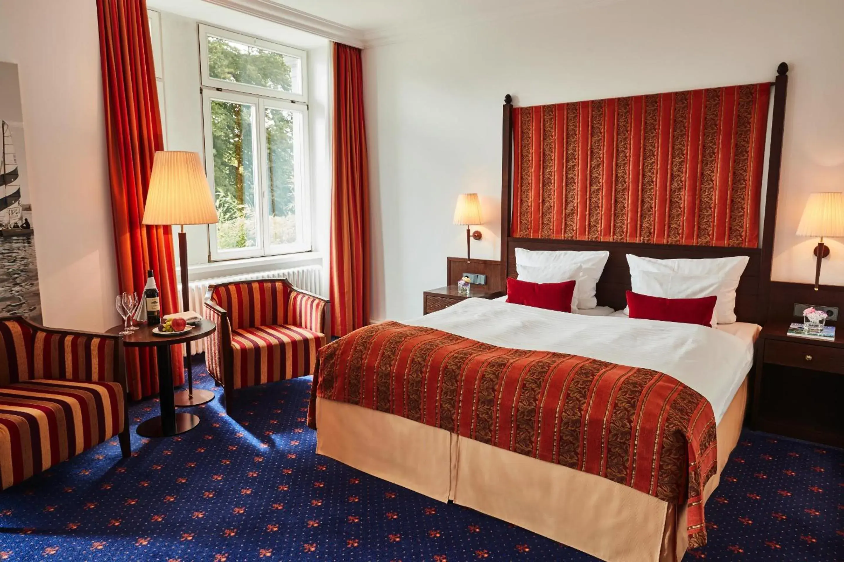 Photo of the whole room, Bed in Steigenberger Inselhotel