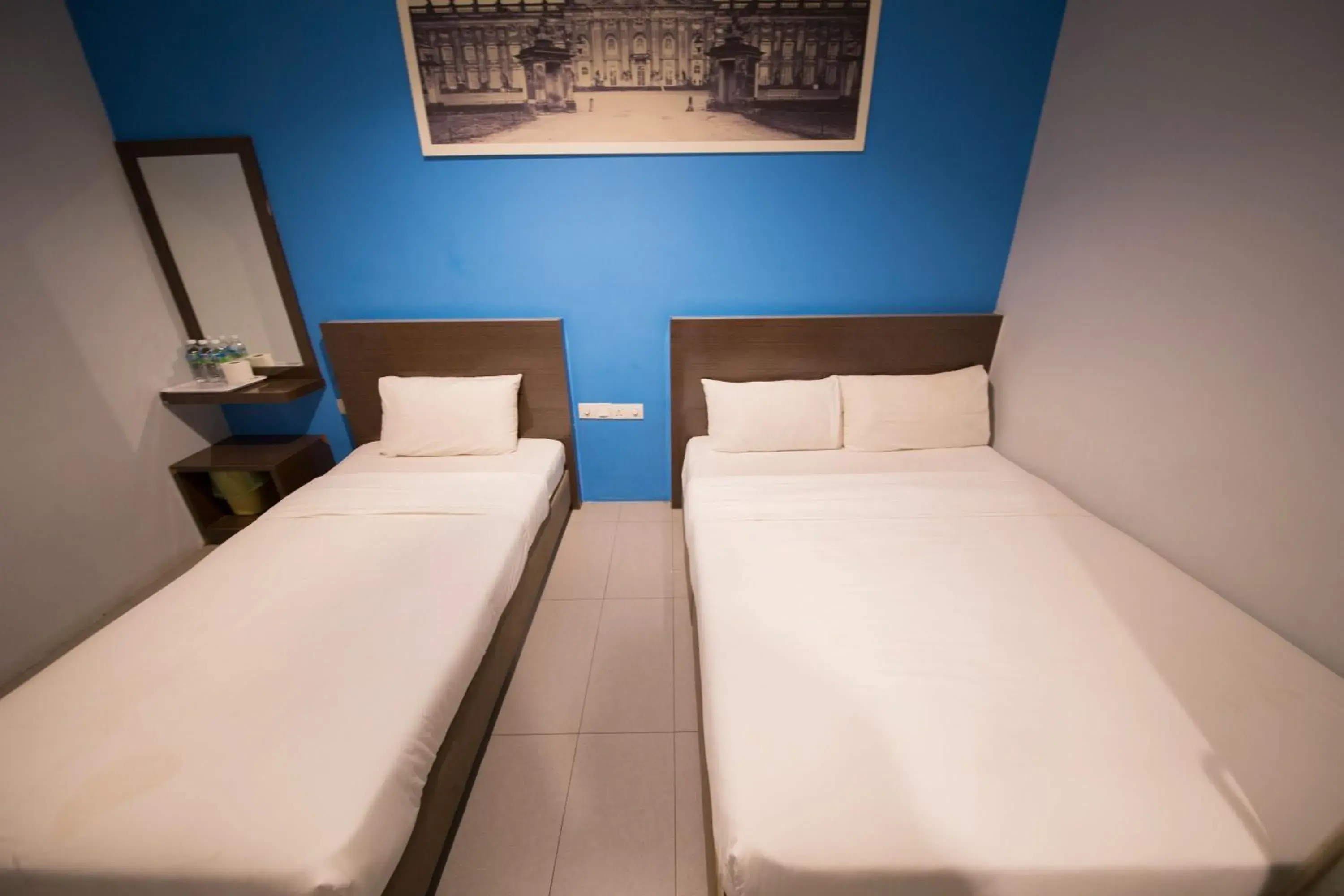Bedroom, Bed in Golden Pearl Hotel