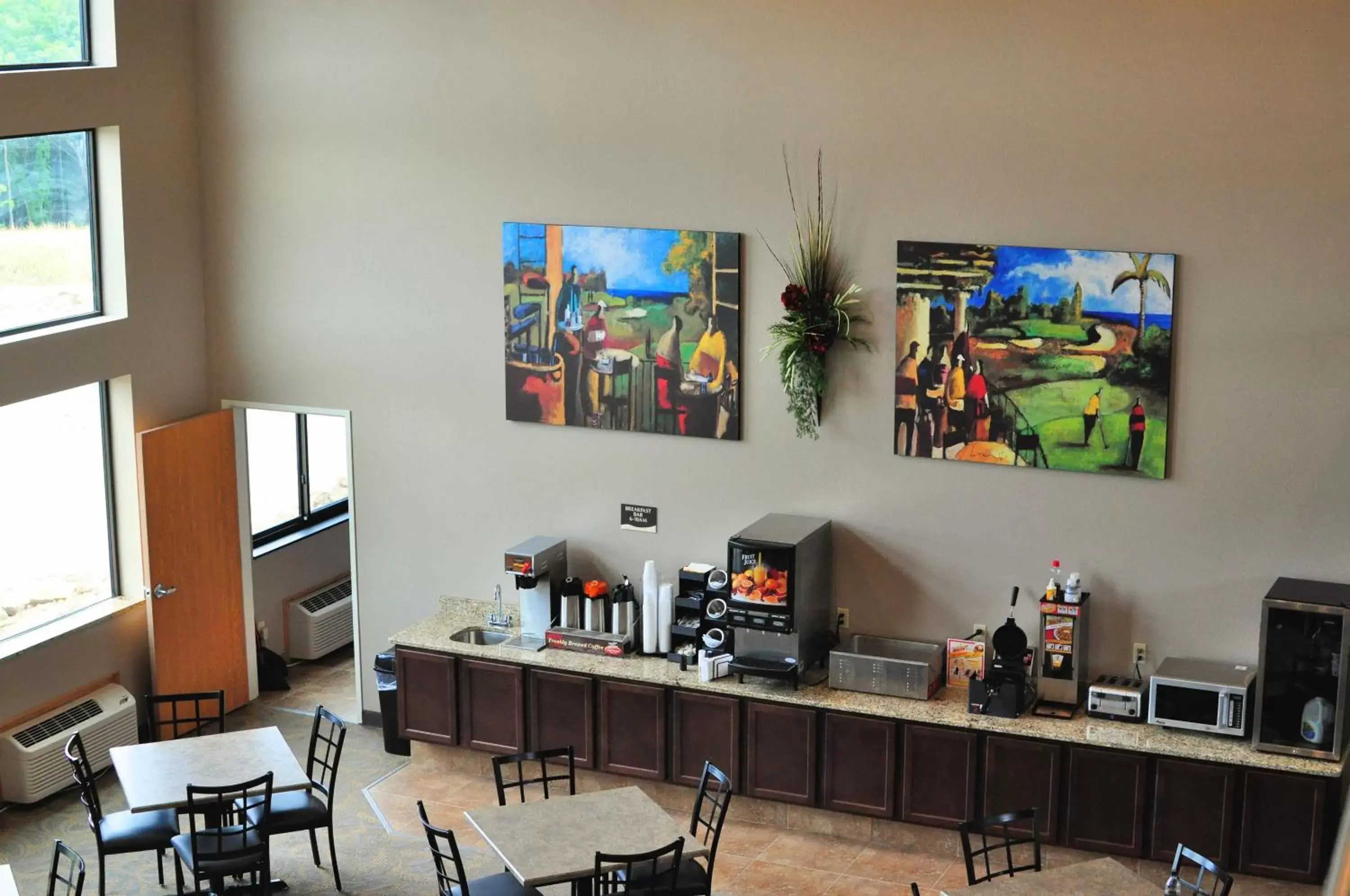 Continental breakfast, Restaurant/Places to Eat in Qube Hotel - Polk City