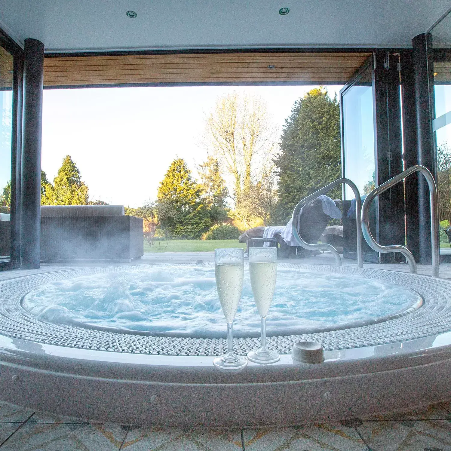 Hot Tub, Swimming Pool in Stratton House Hotel & Spa