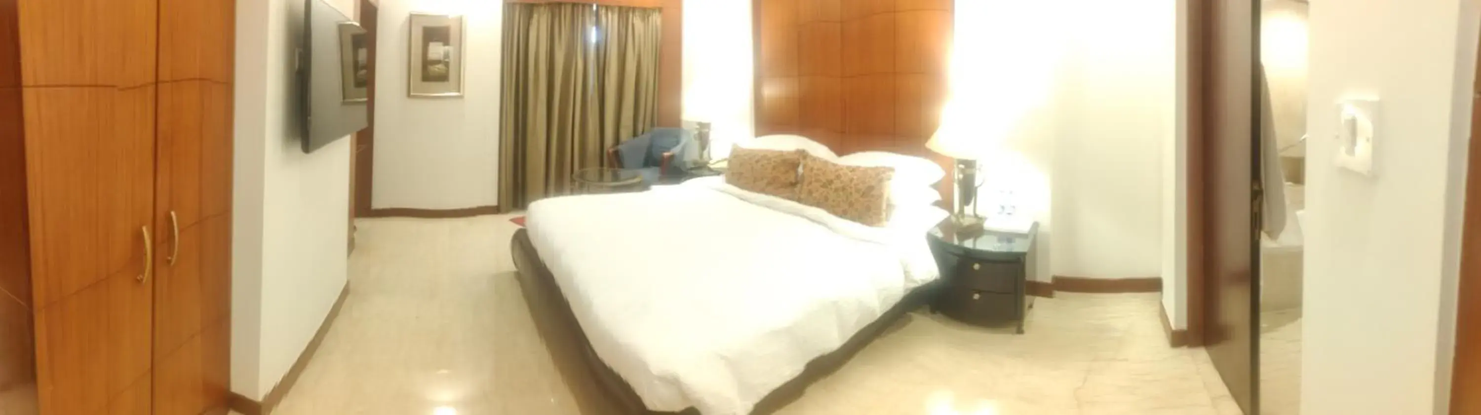 Bedroom, Bed in The Hans, New Delhi