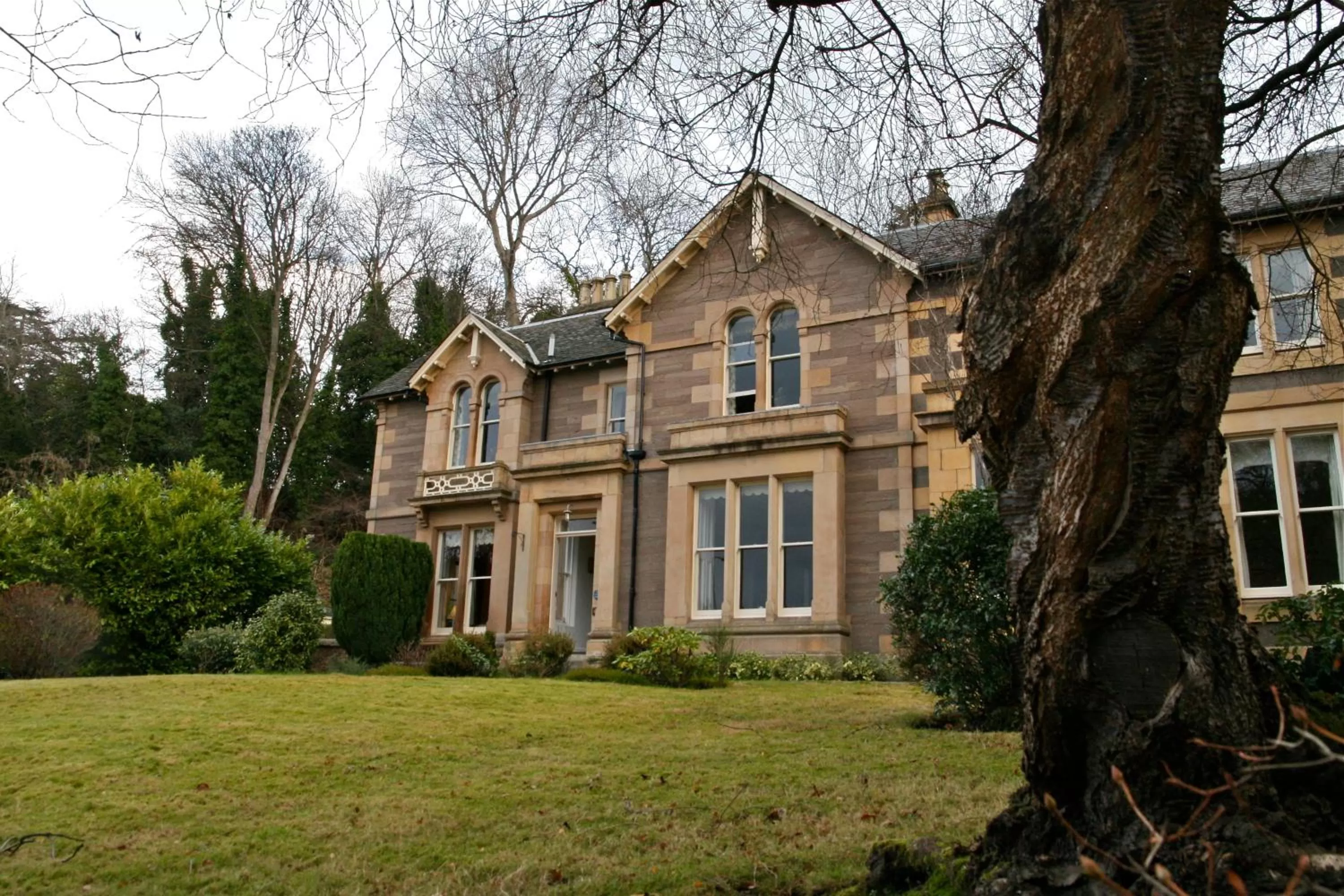 Facade/entrance in Sunbank House Metro Hotel