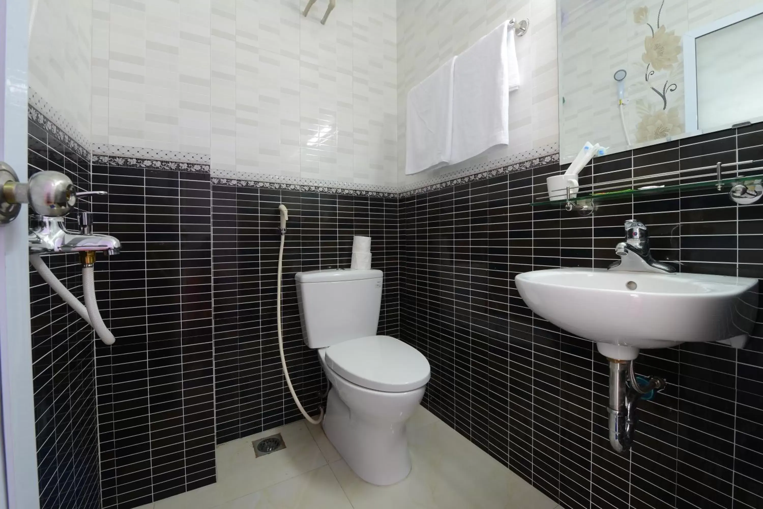 Bathroom in Hanoi Fantasea Hotel Bathroom in Hanoi Fantasea Hotel