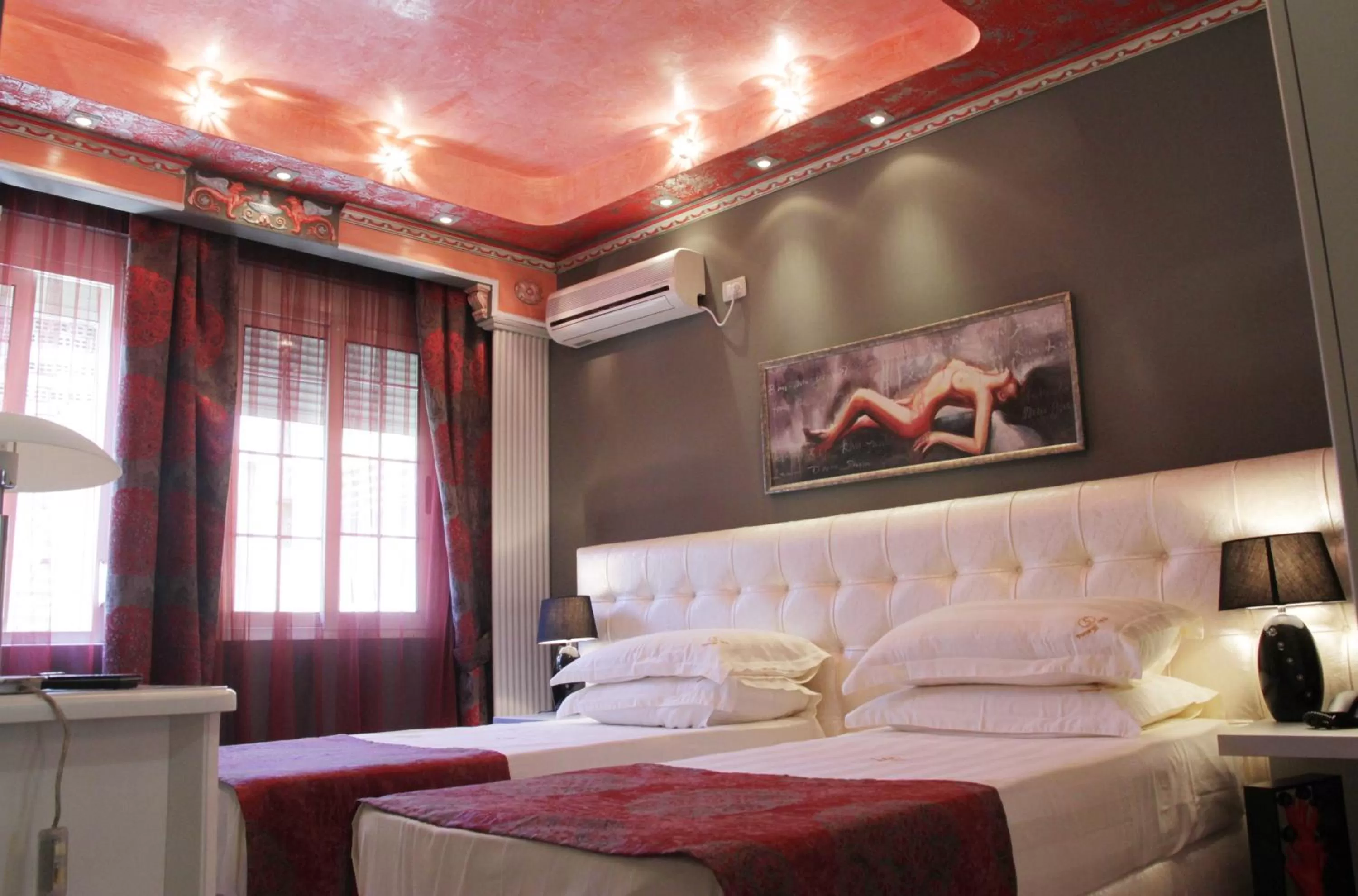 Bed in Hotel Villa Fernando Tirana