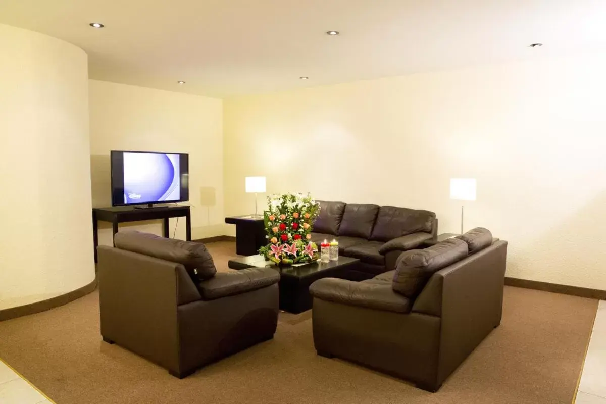 TV and multimedia, Seating Area in Hotel Principado Tijuana Aeropuerto