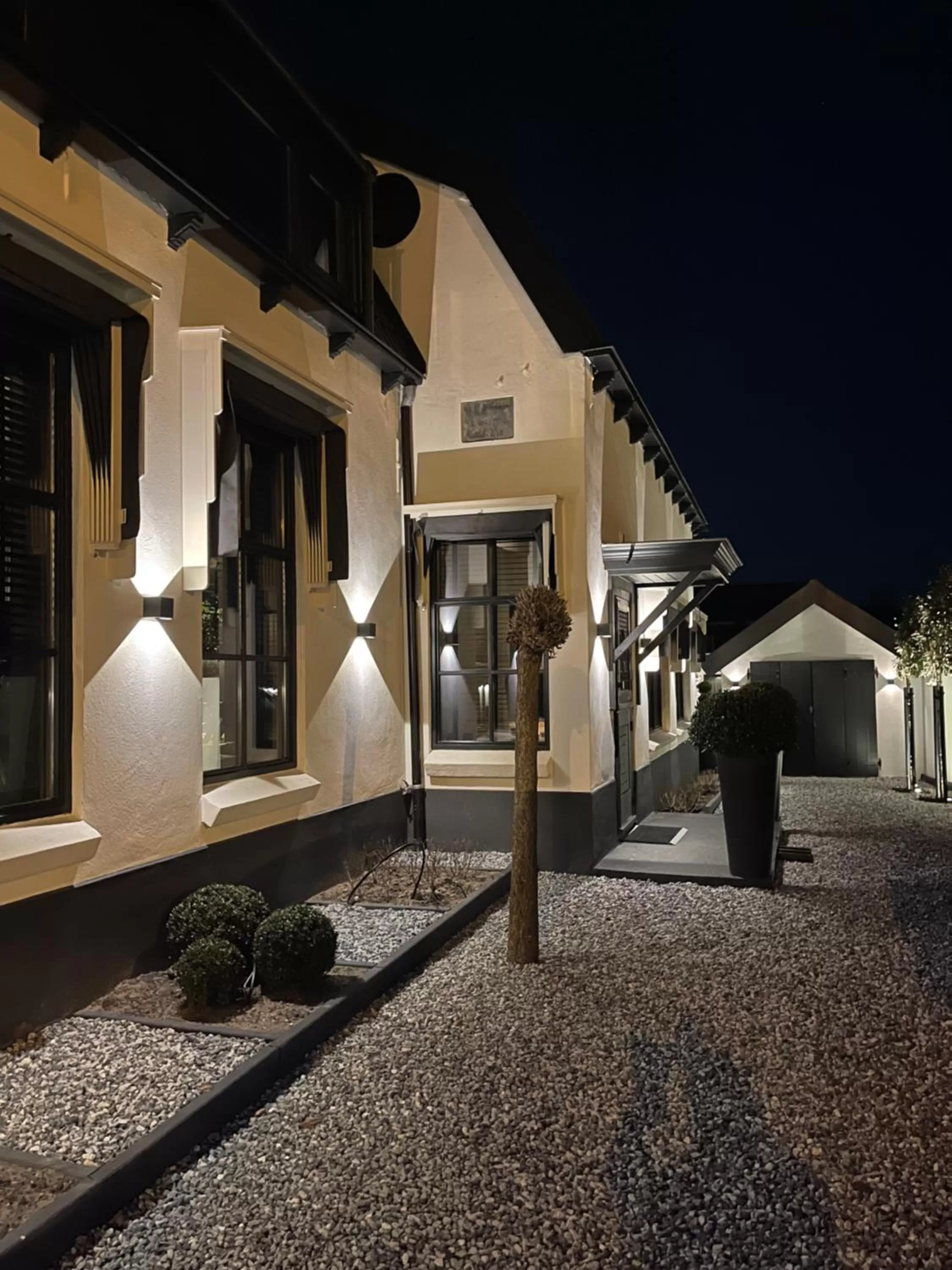 Property Building in B&B Bubbles&Bites